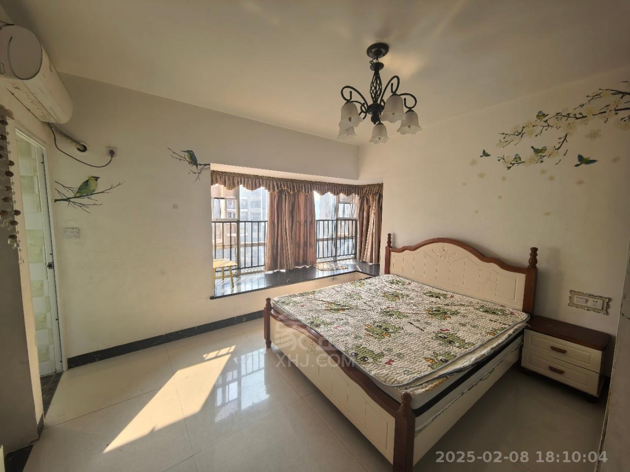 美的城二期  3室2厅2卫   1700.00元/月室内图