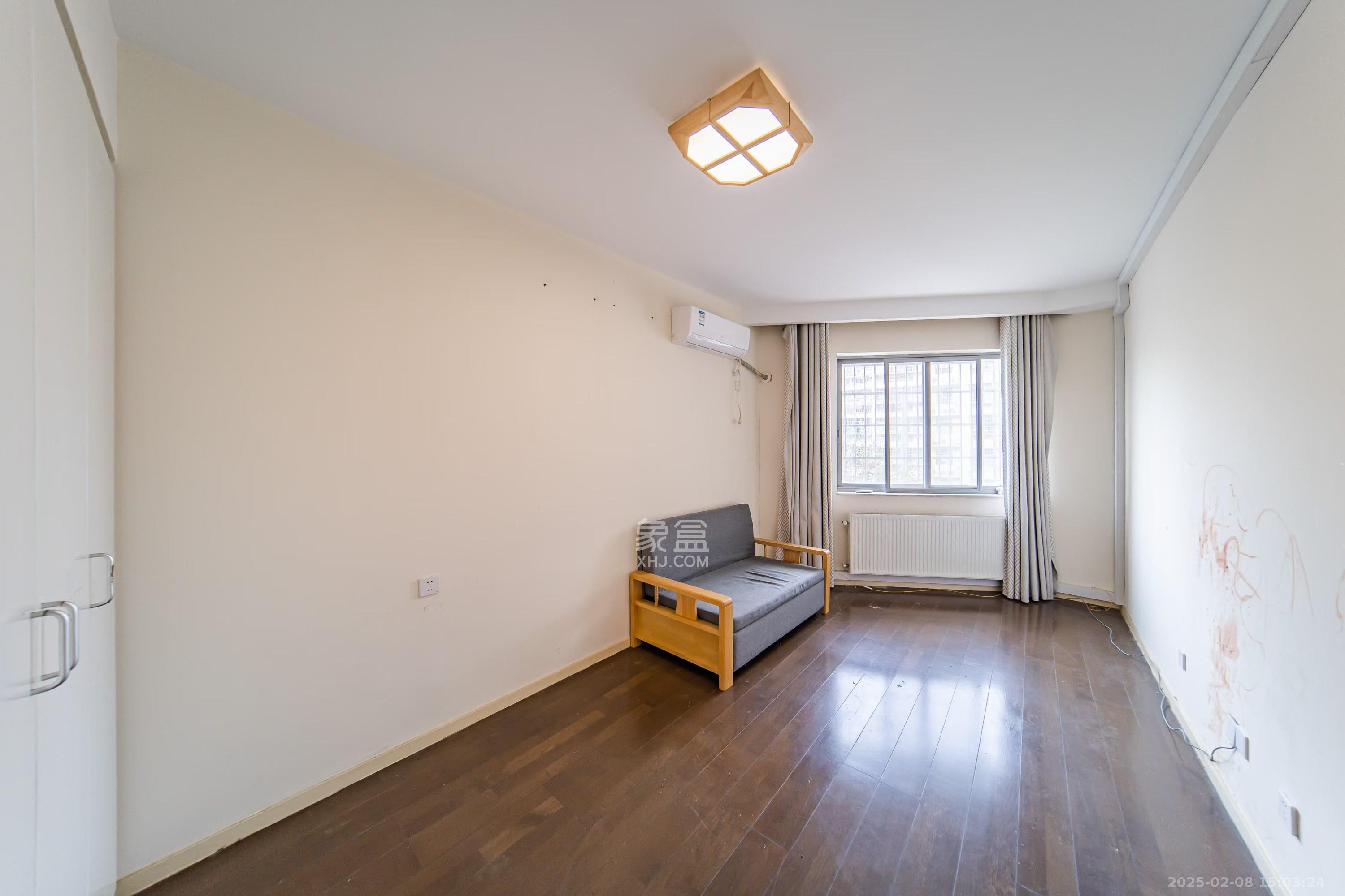 阳光100二期 4室2厅2卫 3500.0元/月 阳光100二期 4室2厅2卫 3500.0元/月室内图