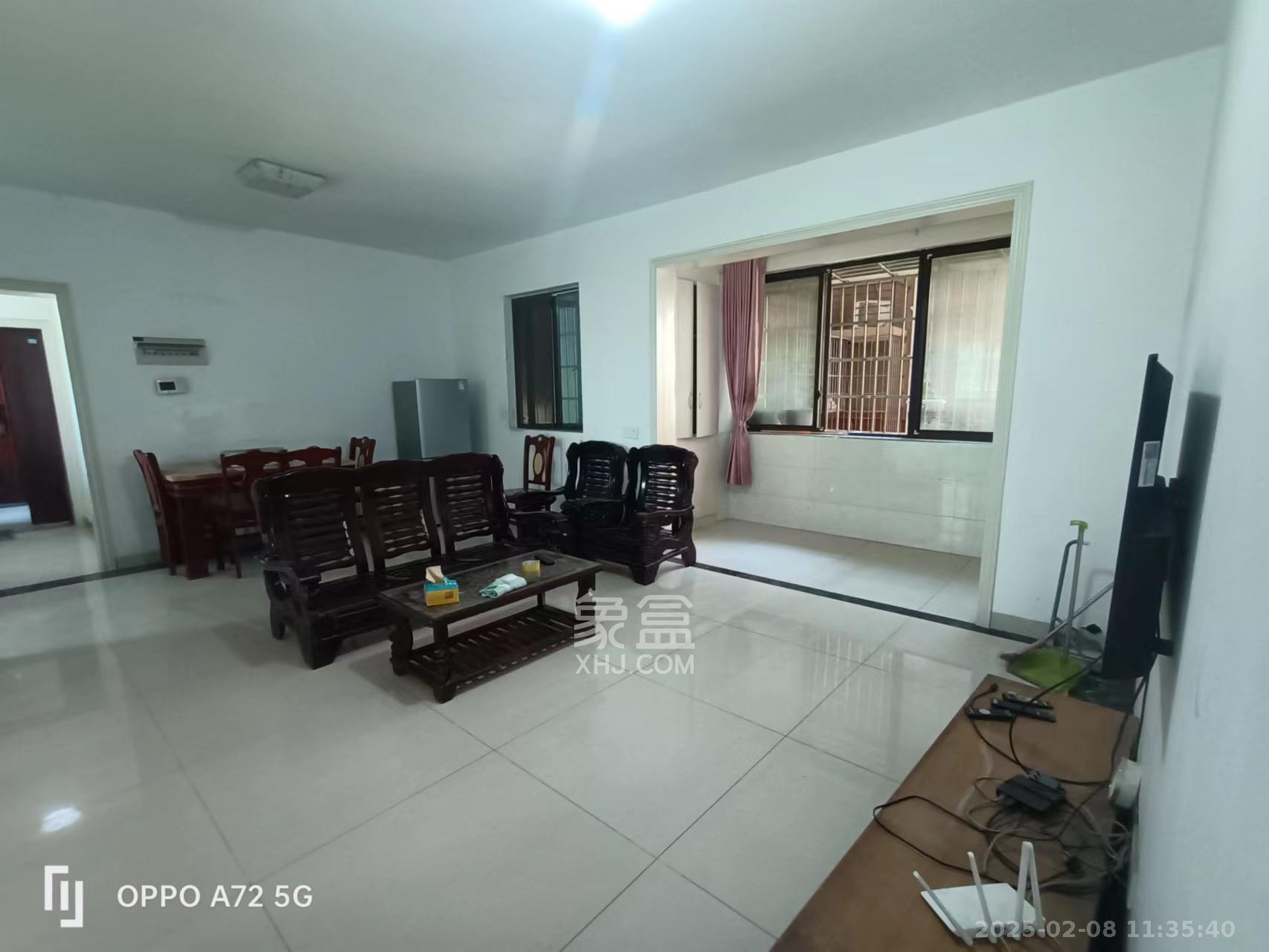 盛地春天里 3室2厅1卫 1500.0元/月 盛地春天里 3室2厅1卫 1500.0元/月室内图