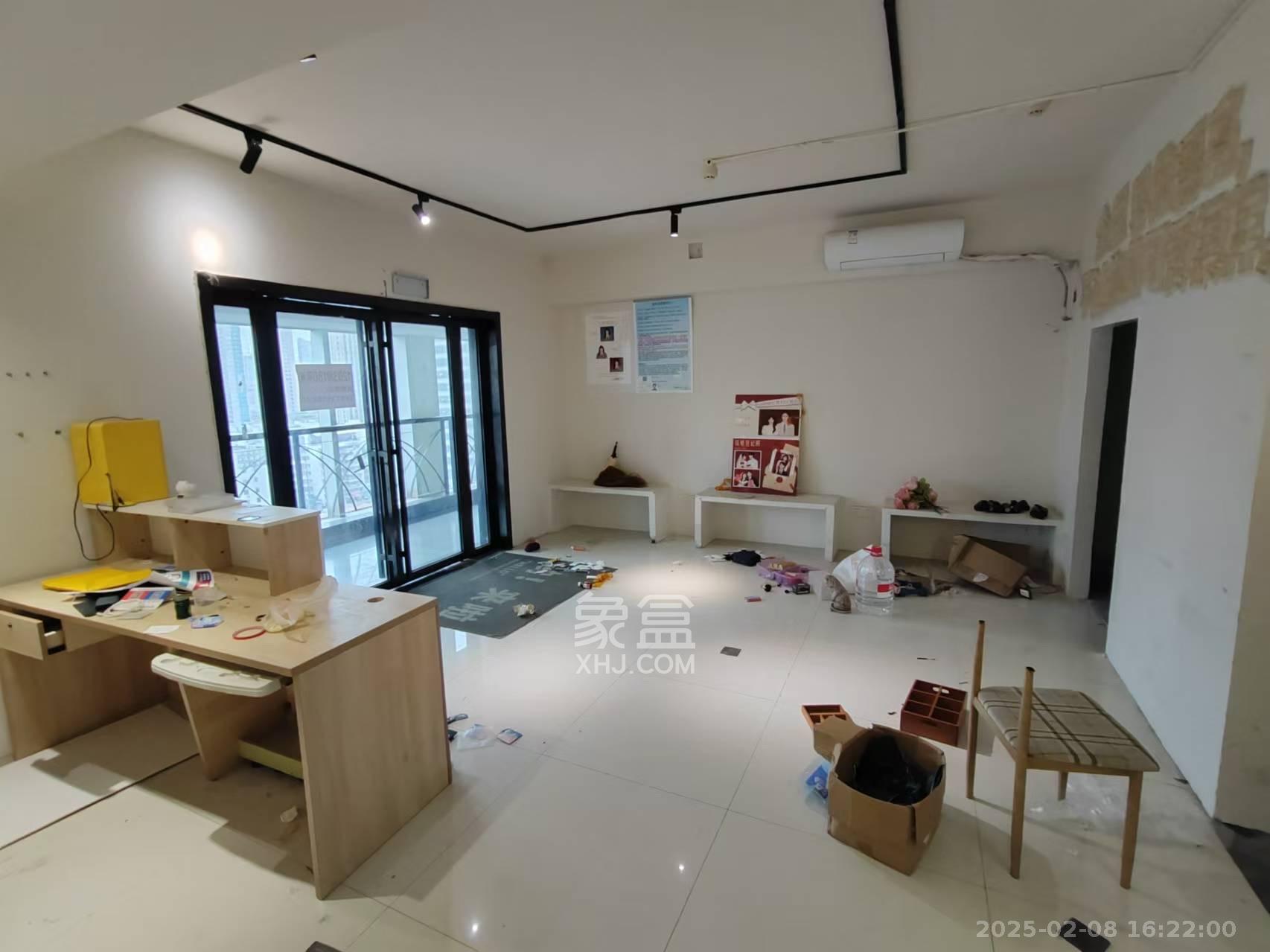 新世界百货（湖南供销大厦）  3室1厅1卫   6500.00元/月室内图
