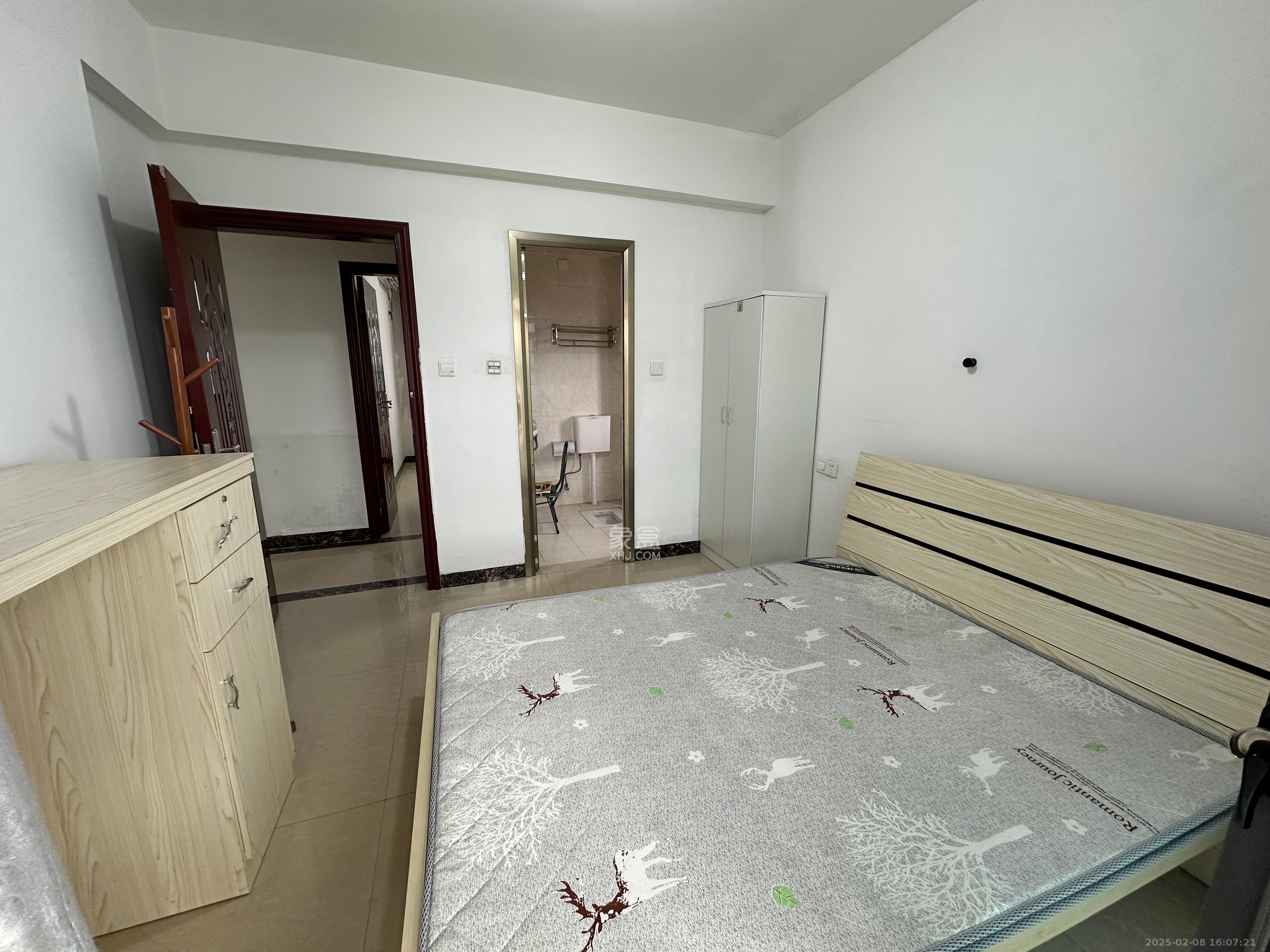 华侨假日中心(晟华苑) 4室2厅2卫 2900.0元/月 华侨假日中心(晟华苑) 4室2厅2卫 2900.0元/月室内图