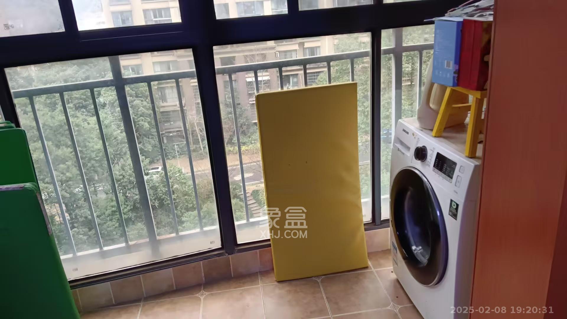 中建麓山和苑  3室2厅2卫   2300.00元/月室内图