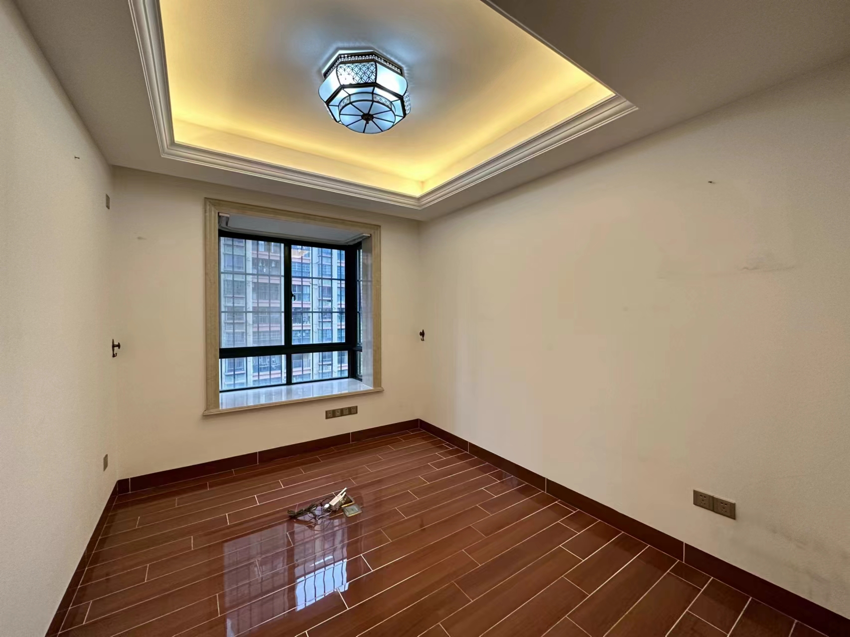 南海幸福城  5室2厅3卫    278.0万 南海幸福城  5室2厅3卫    278.0万室内图