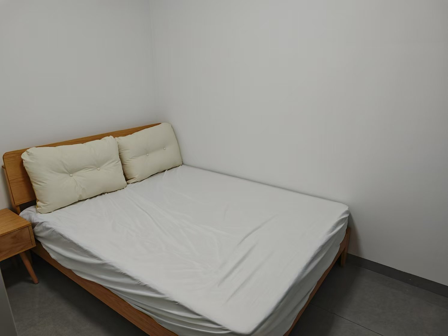 互助小区电梯房  2室1厅1卫   1600.00元/月室内图