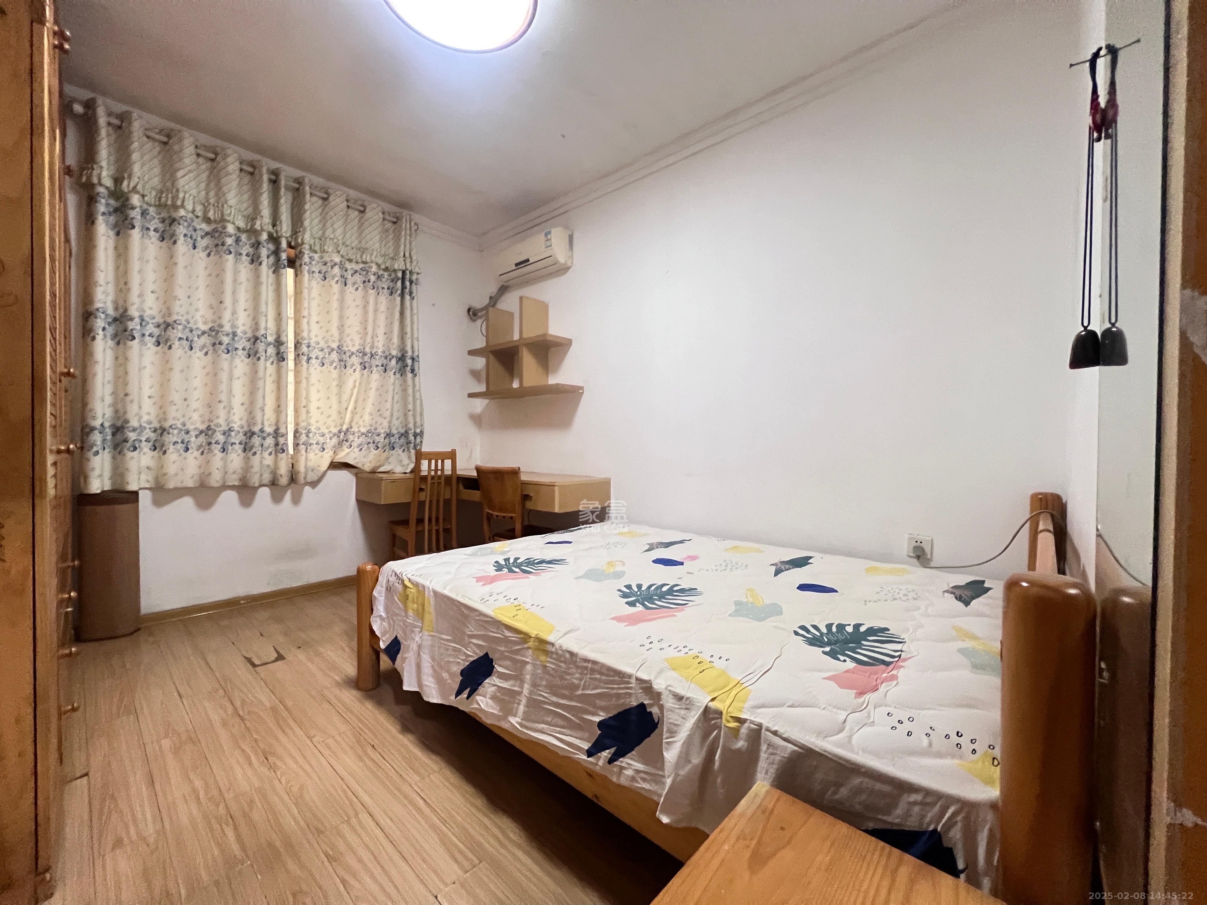 湘农桥社区  1室1厅1卫    2000.0元/月室内图