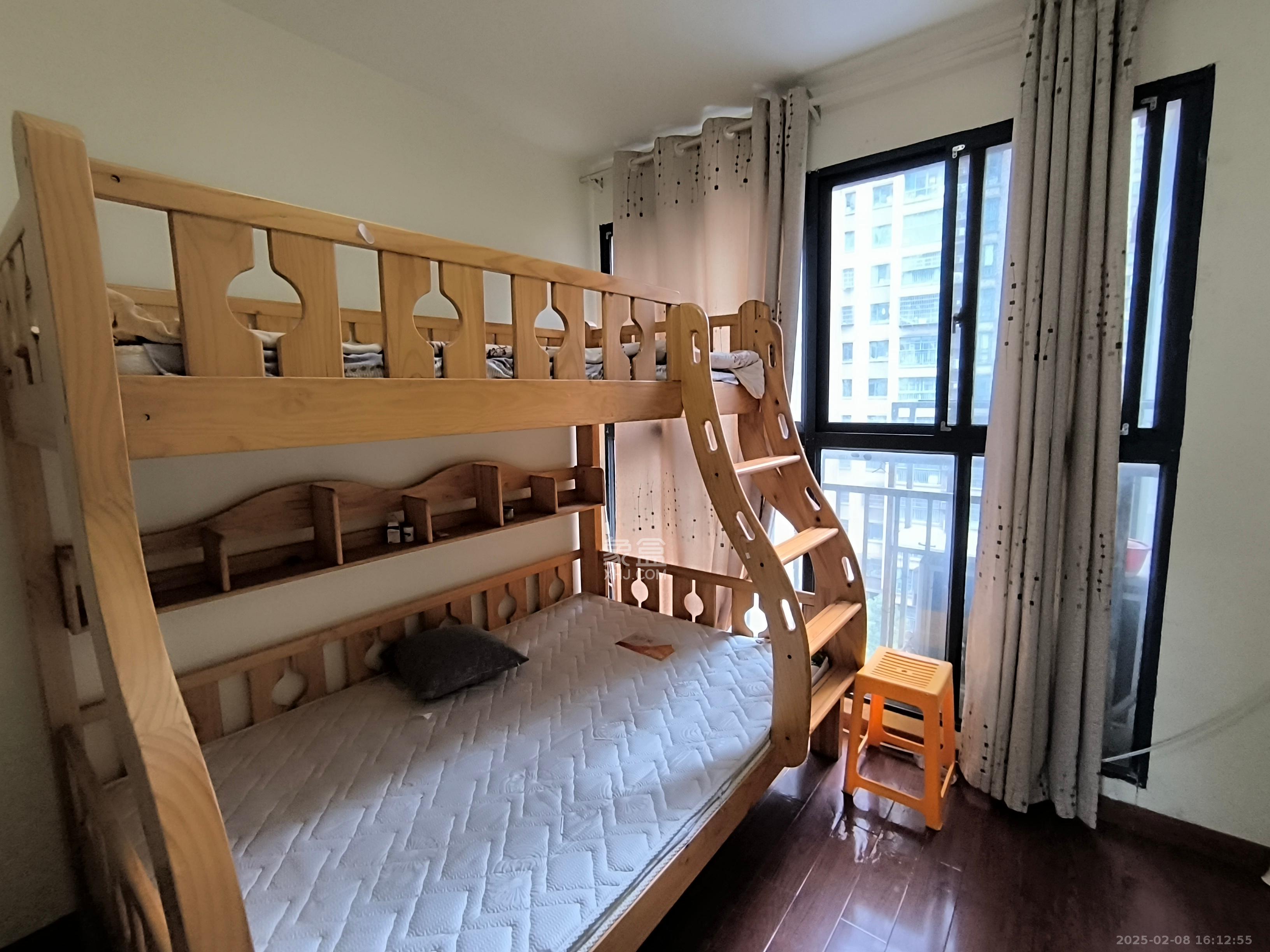 中建麓山和苑  3室2厅1卫   2000.00元/月室内图
