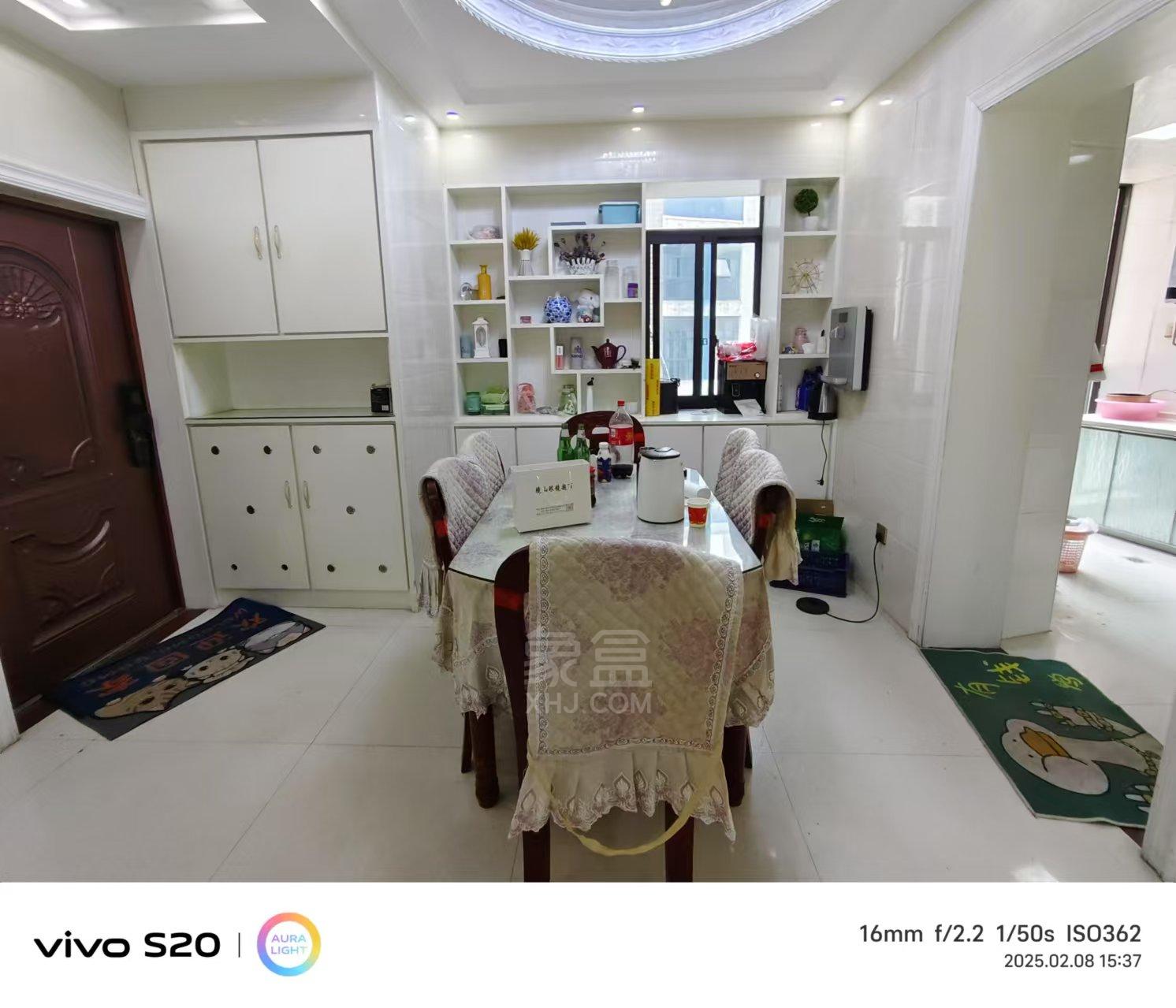 金碧花园 3室2厅2卫 2200.0元/月 金碧花园 3室2厅2卫 2200.0元/月室内图