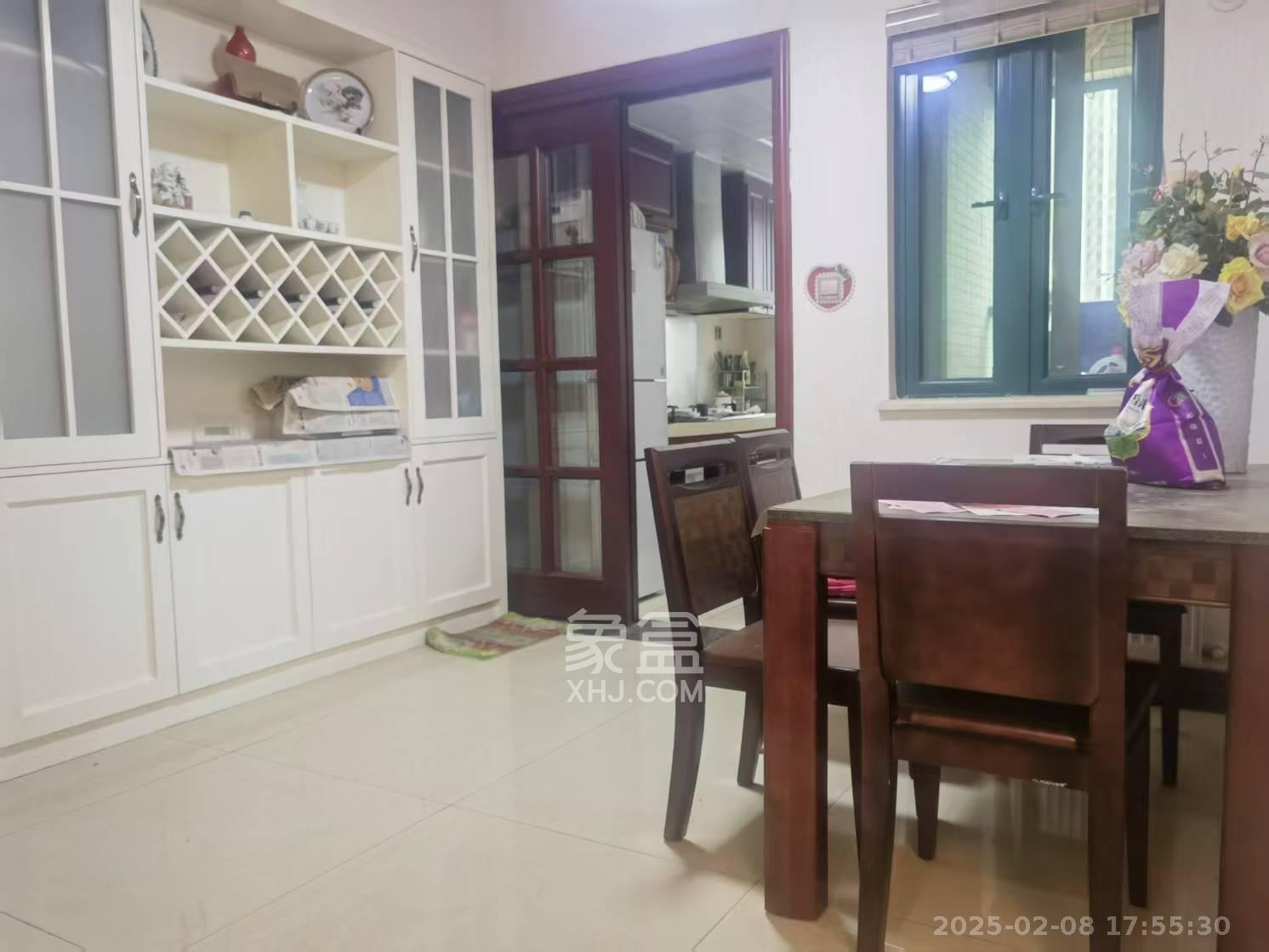 恒大御景湾 3室2厅2卫 4000.0元/月 恒大御景湾 3室2厅2卫 4000.0元/月室内图