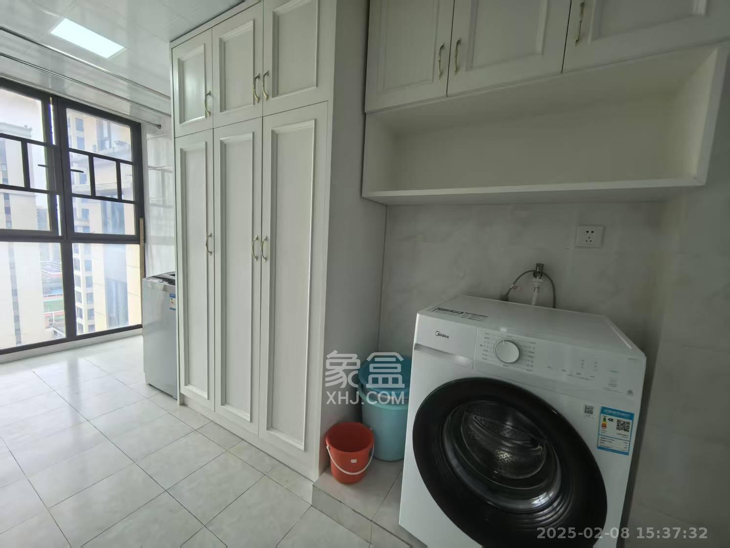 和泓梅溪四季 3室2厅2卫 2800.0元/月 和泓梅溪四季 3室2厅2卫 2800.0元/月室内图