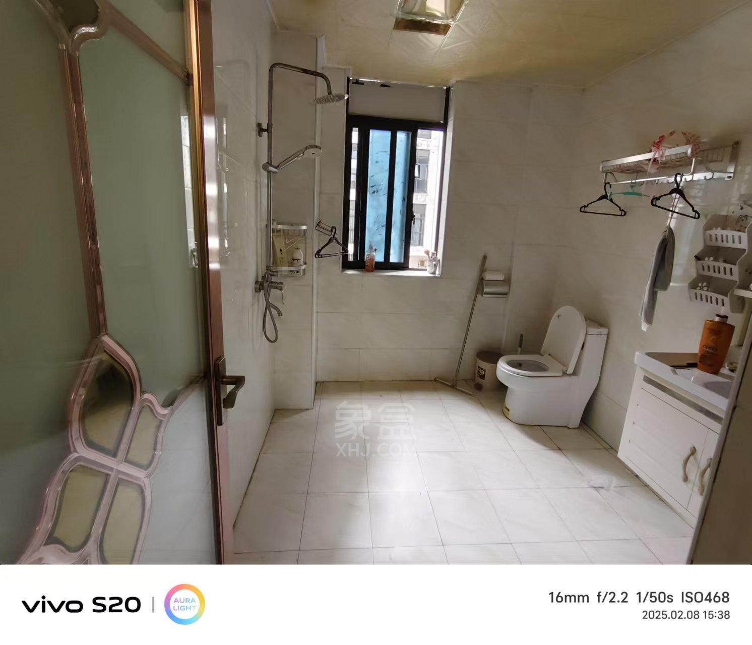 金碧花园 3室2厅2卫 2200.0元/月 金碧花园 3室2厅2卫 2200.0元/月室内图