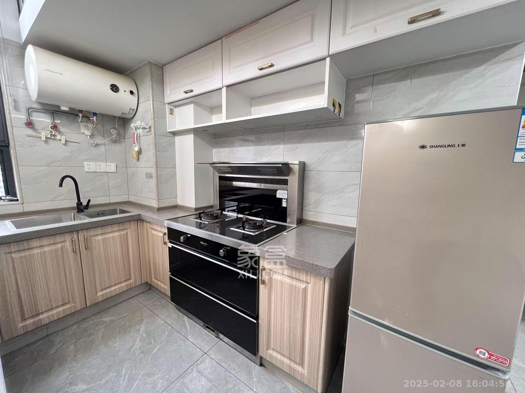 龙湖新壹城 2室1厅1卫 2600.0元/月 龙湖新壹城 2室1厅1卫 2600.0元/月室内图