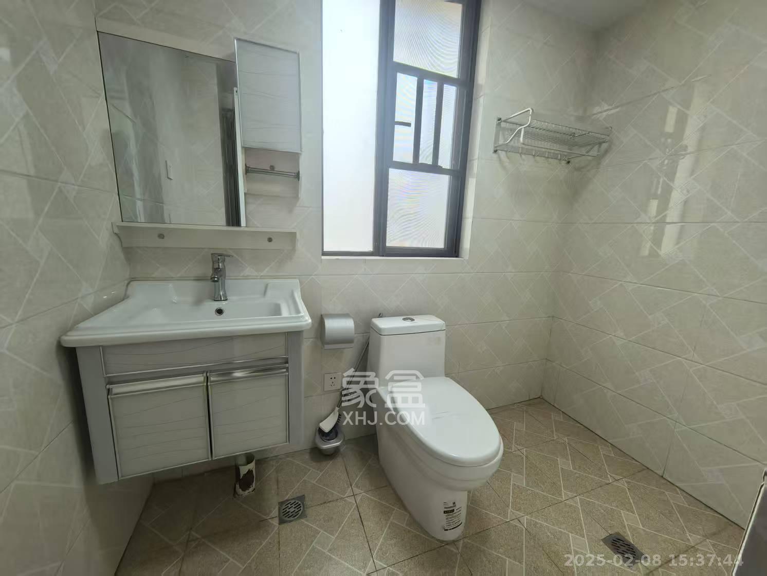 和泓梅溪四季 3室2厅2卫 2800.0元/月 和泓梅溪四季 3室2厅2卫 2800.0元/月室内图