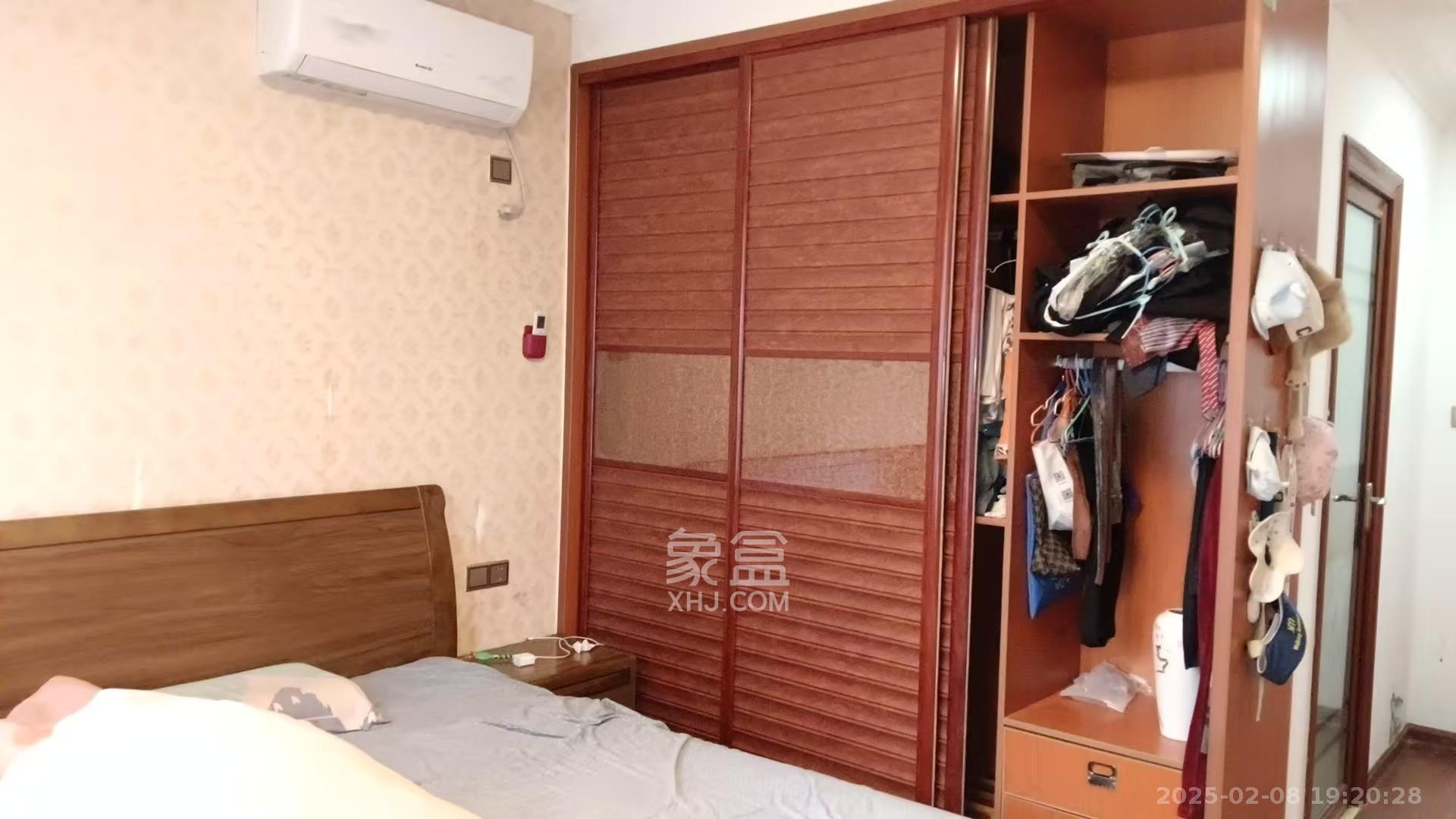 中建麓山和苑  3室2厅2卫   2300.00元/月室内图