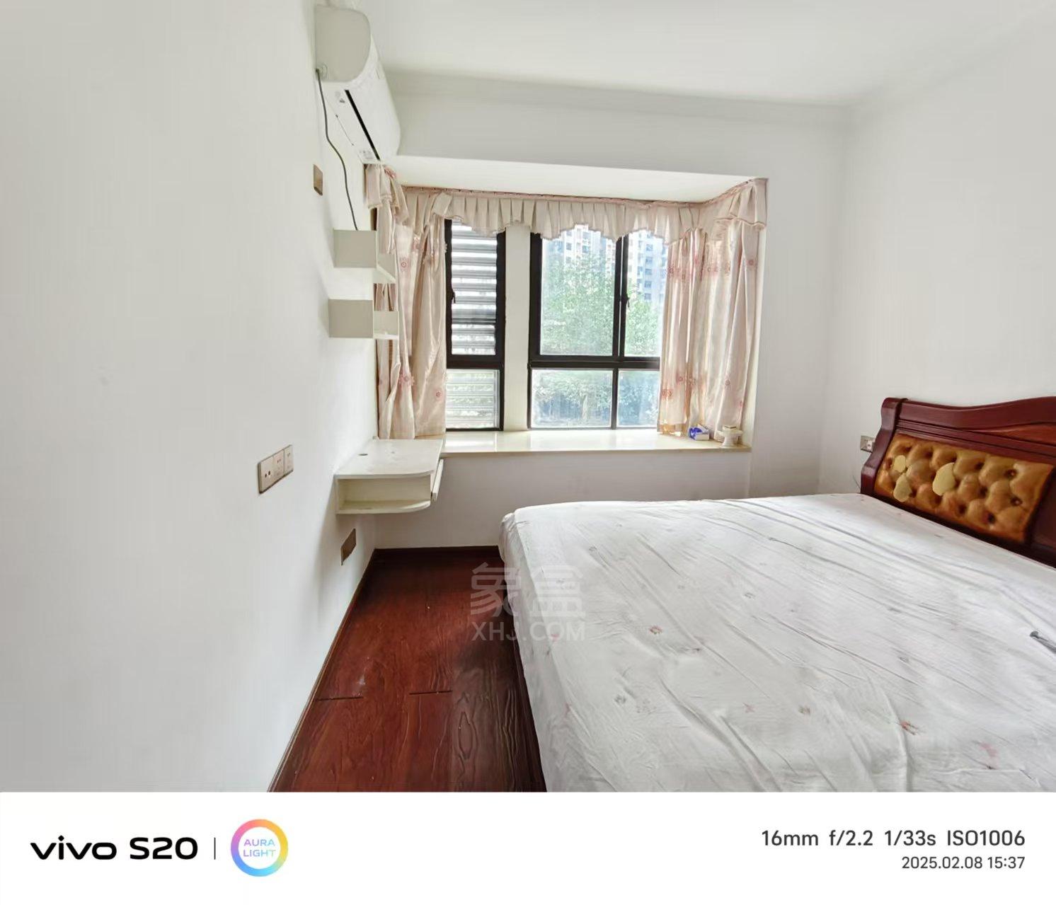 金碧花园 3室2厅2卫 2200.0元/月 金碧花园 3室2厅2卫 2200.0元/月室内图