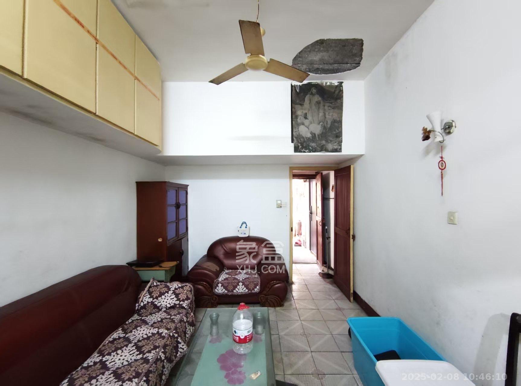 湖橡宿舍/湖橡小区  1室1厅1卫    900.0元/月 湖橡宿舍/湖橡小区  1室1厅1卫    900.0元/月室内图