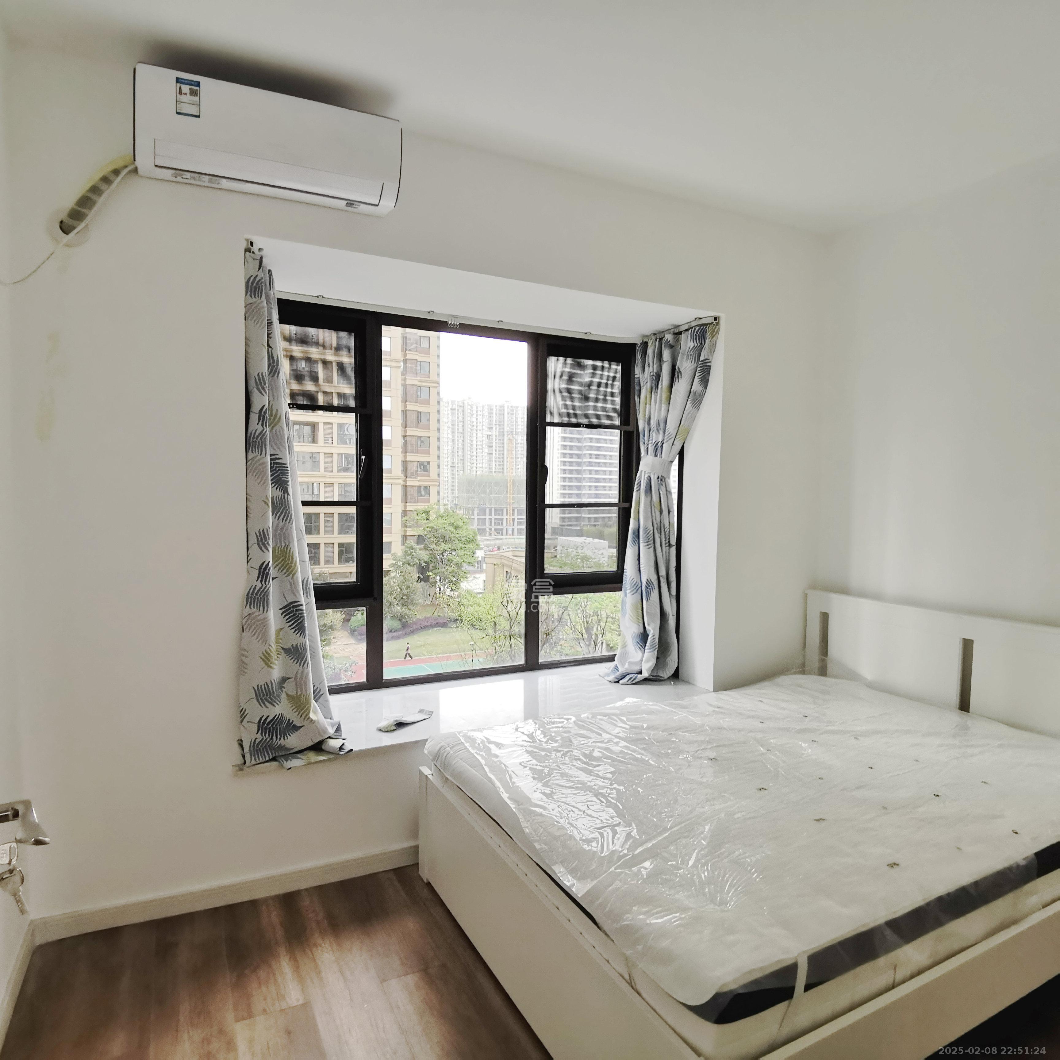 保利西海岸B区  3室2厅1卫    3500.0元/月 保利西海岸B区  3室2厅1卫    3500.0元/月室内图