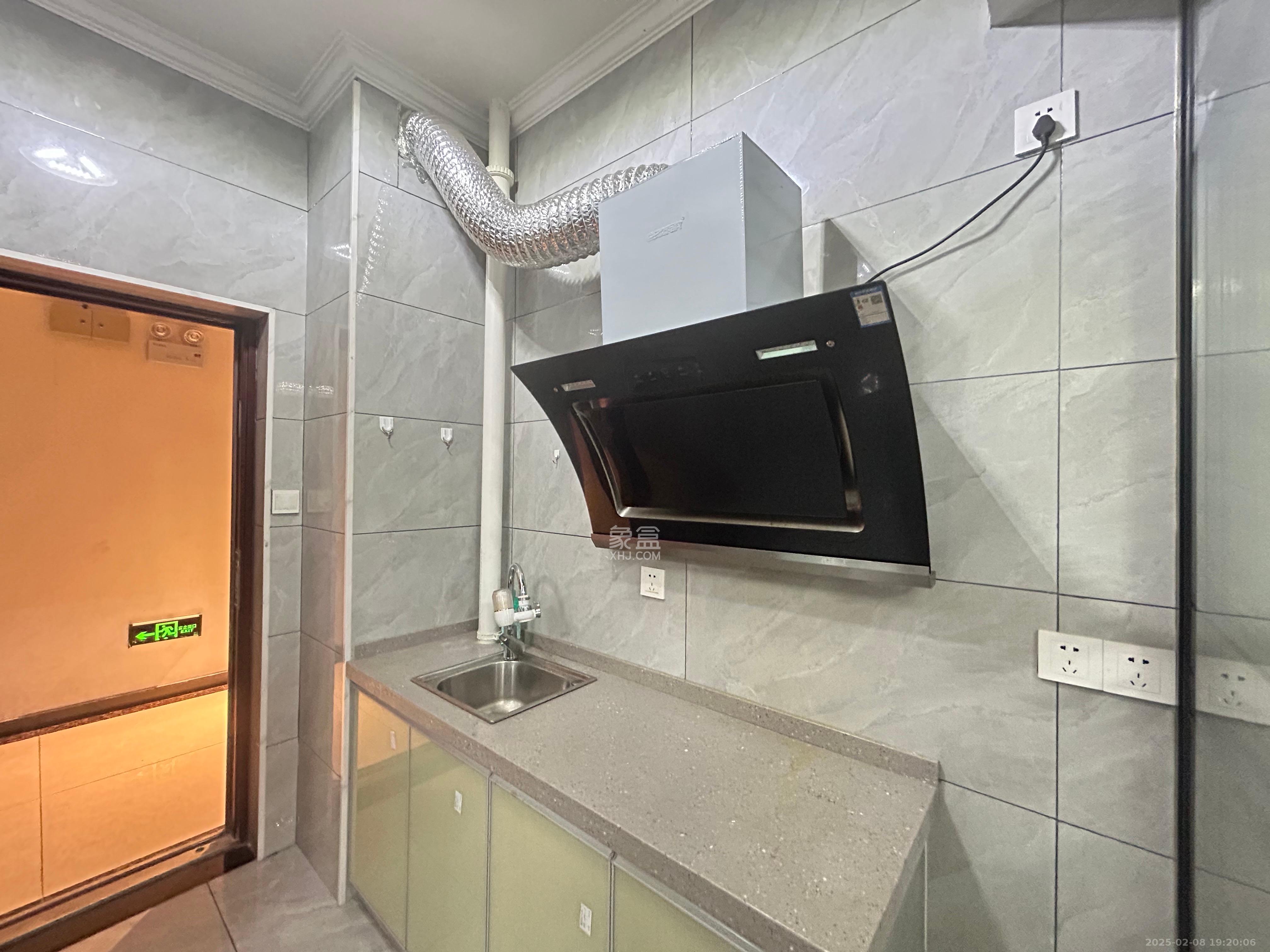 高升星光天地 1室1厅1卫 2200.0元/月 高升星光天地 1室1厅1卫 2200.0元/月室内图