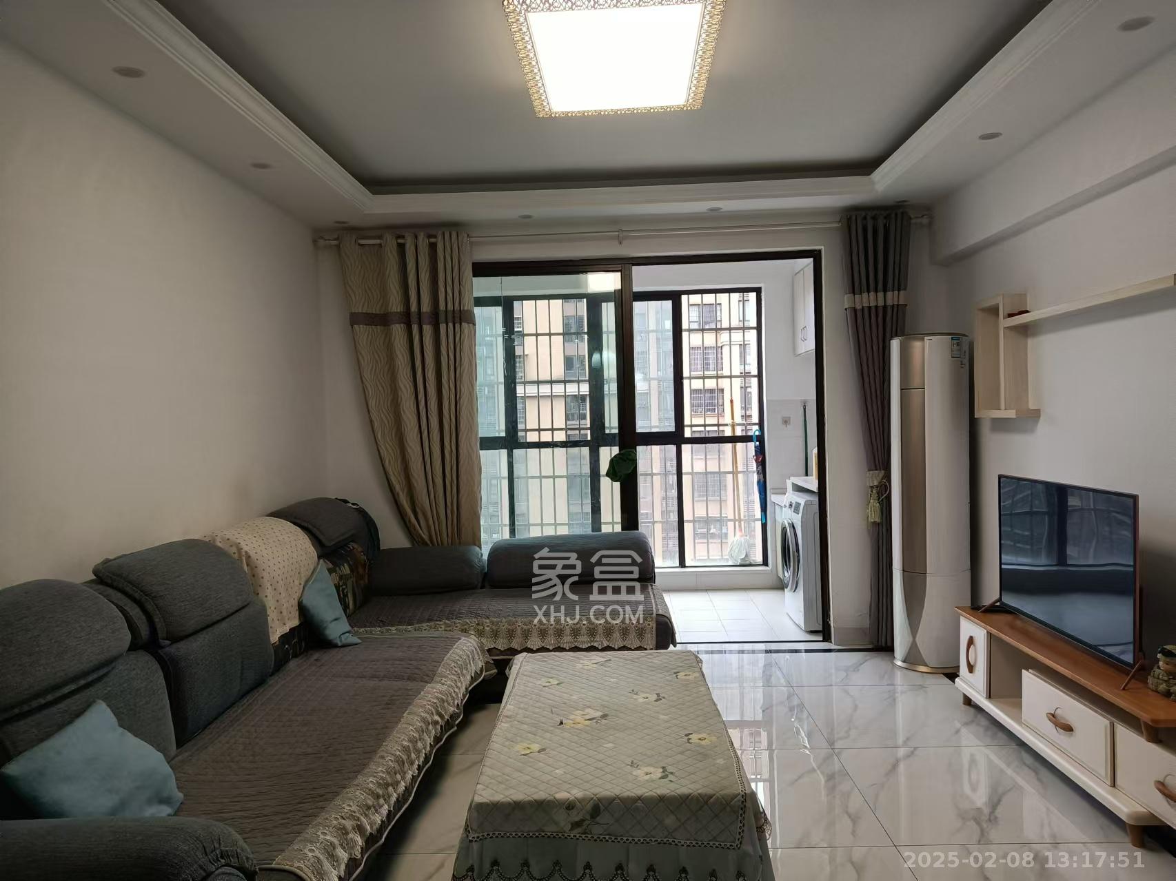 华润凤凰城三期  3室1厅1卫    2300.0元/月 华润凤凰城三期  3室1厅1卫    2300.0元/月室内图