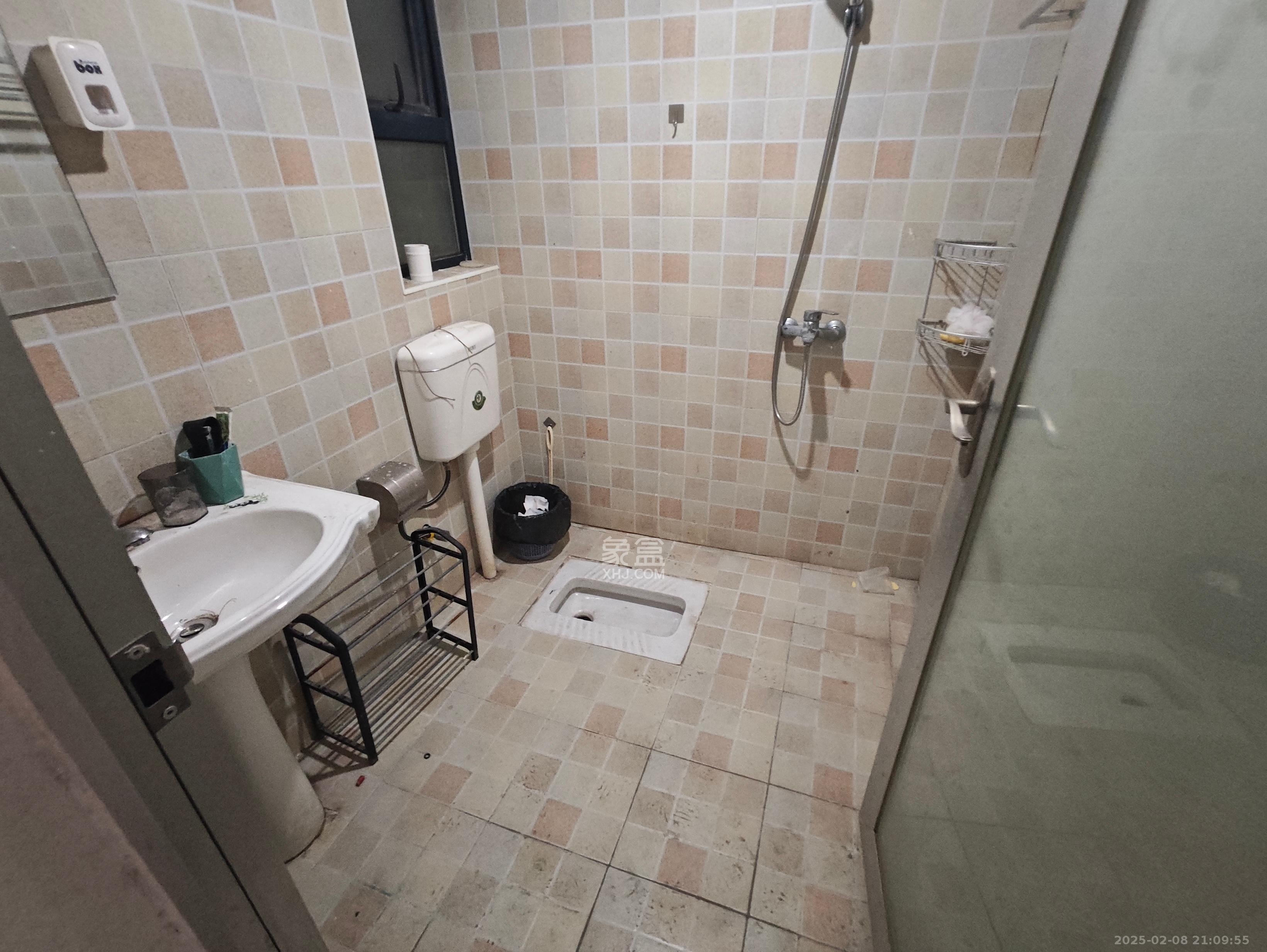 中建麓山和苑  3室2厅1卫   2200.00元/月室内图