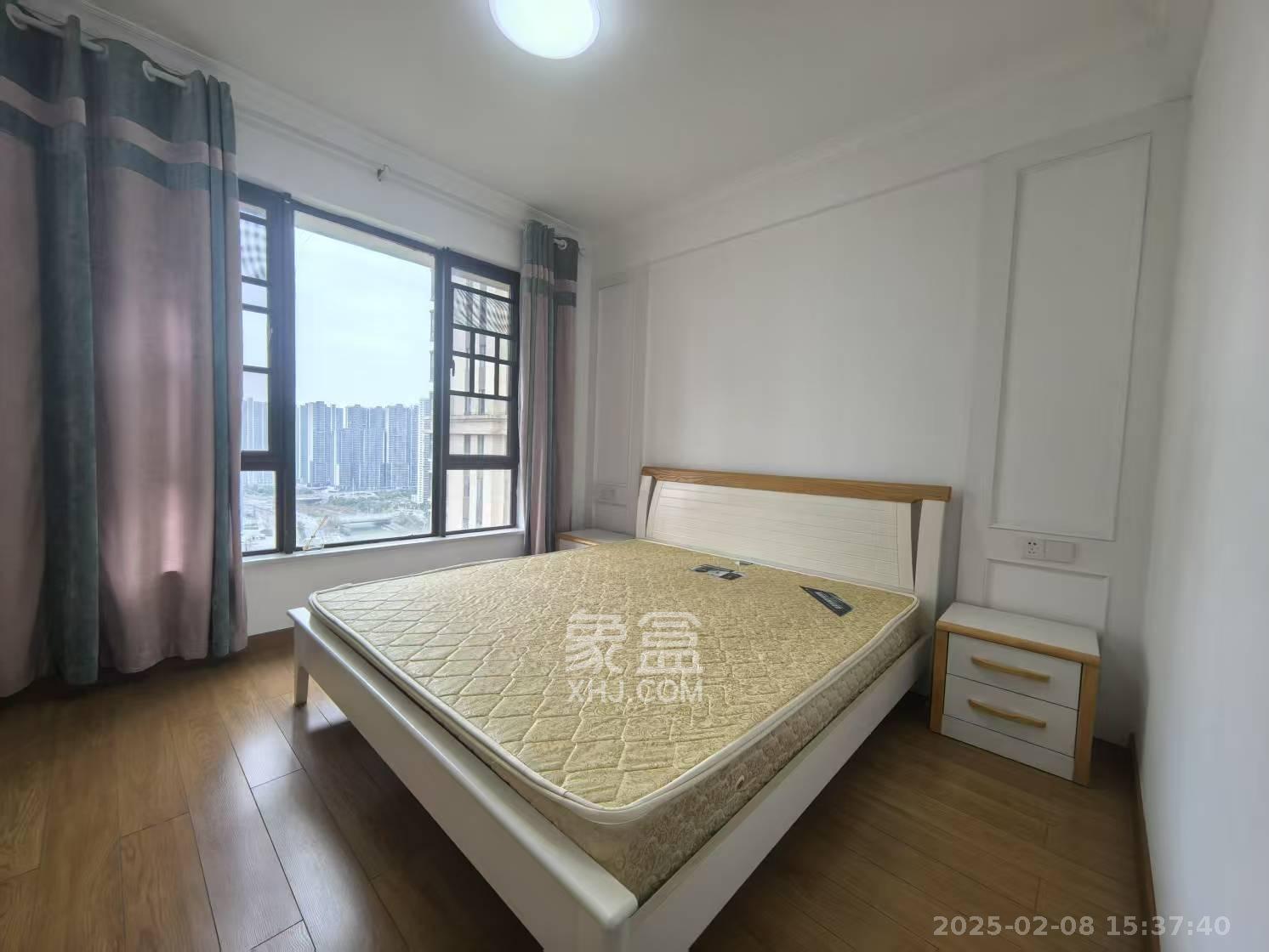 和泓梅溪四季  3室2厅2卫    2800.0元/月室内图