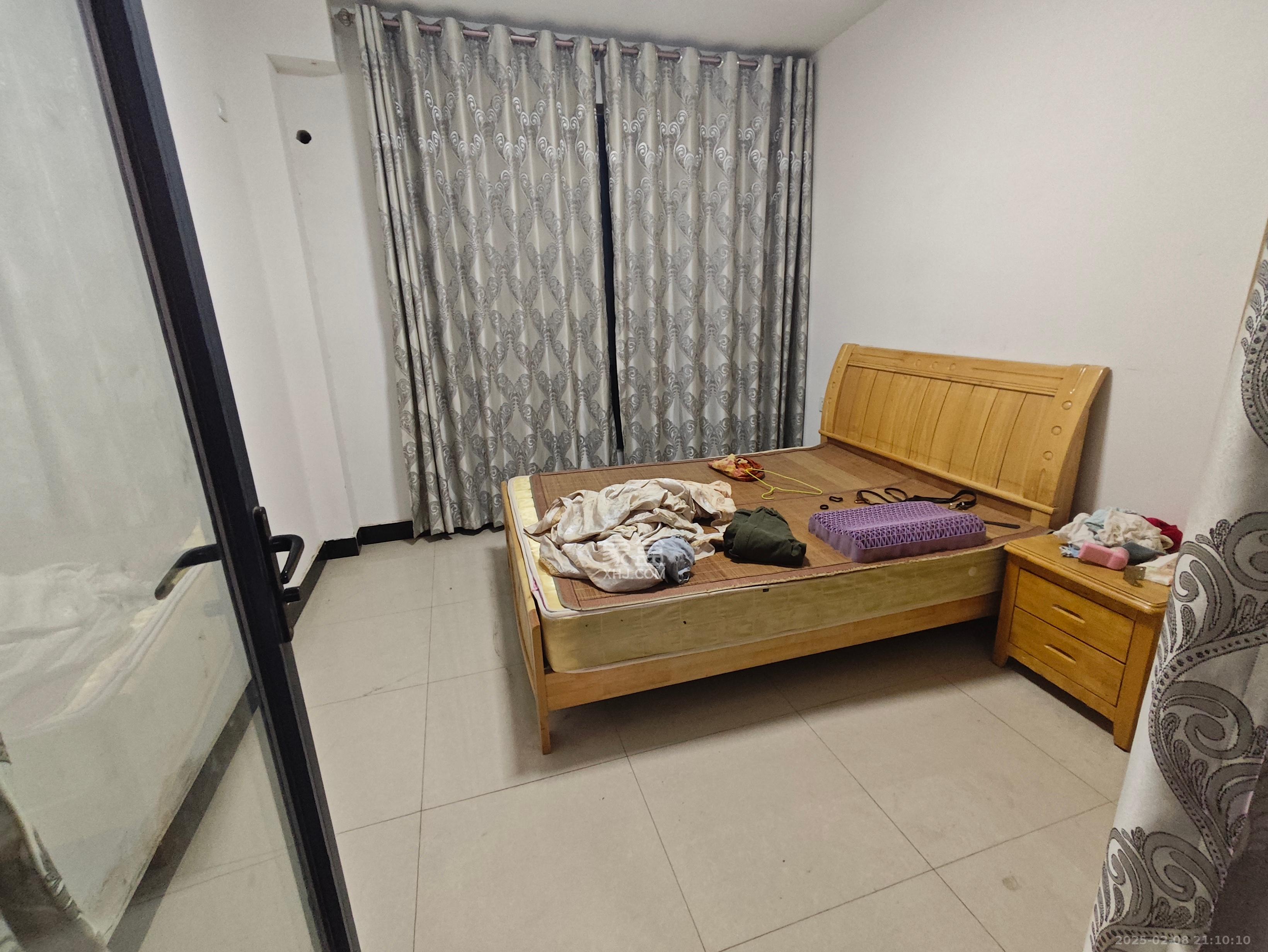 中建麓山和苑  3室2厅1卫   2200.00元/月室内图