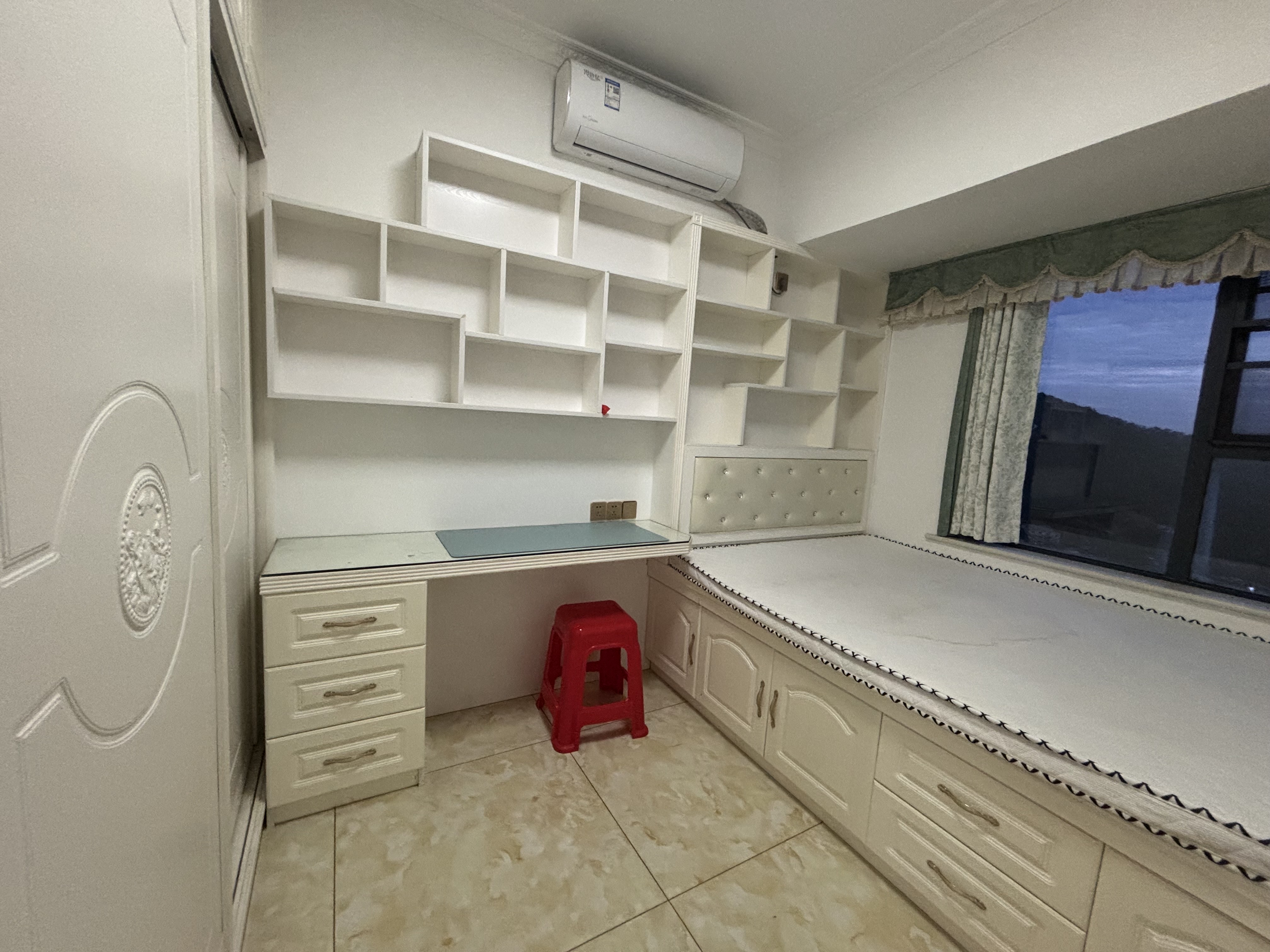 百弘学府城 2室2厅1卫 1500.0元/月 百弘学府城 2室2厅1卫 1500.0元/月室内图