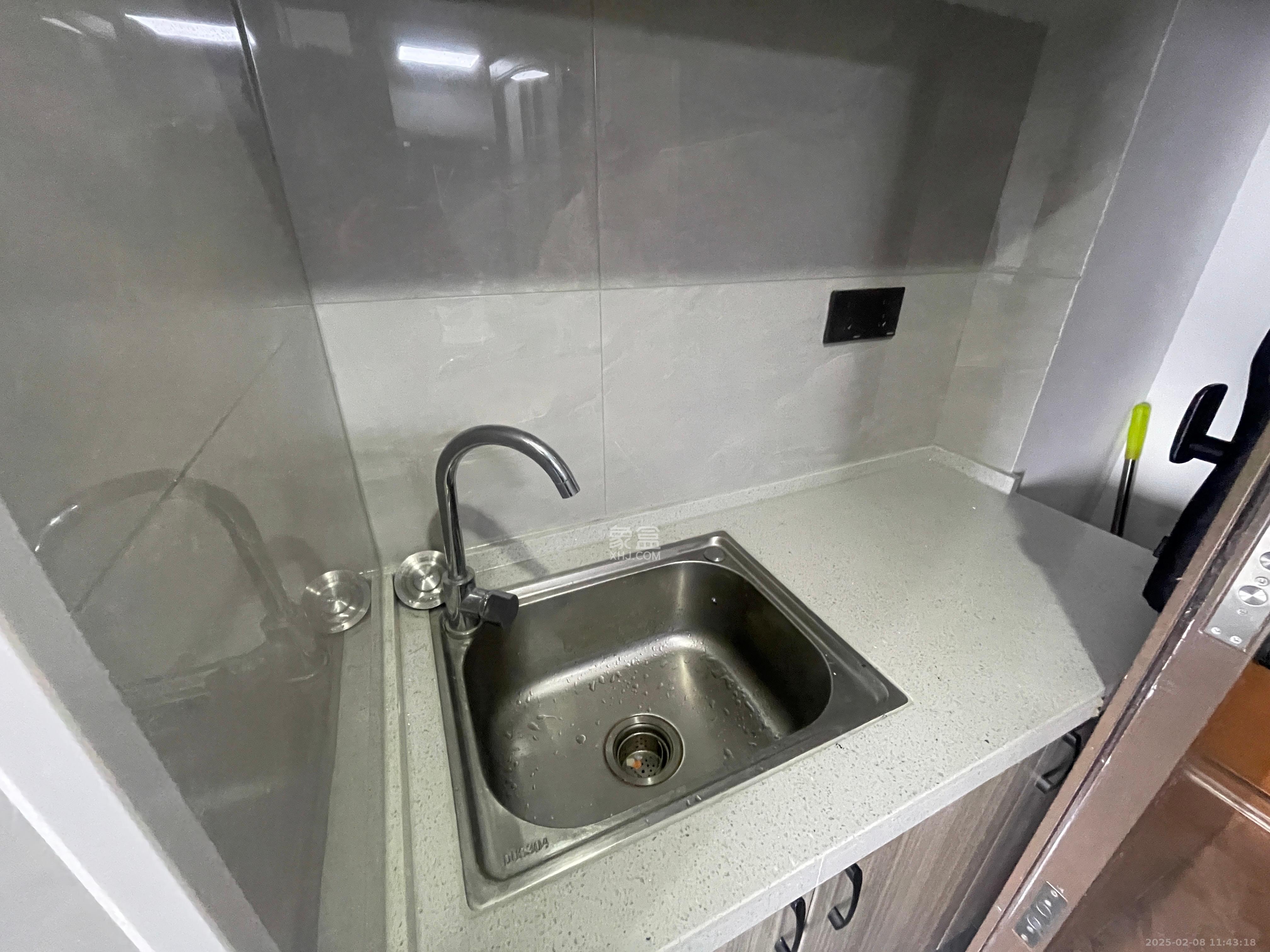 龙湖铂金岛  2室1厅1卫   2100.00元/月室内图