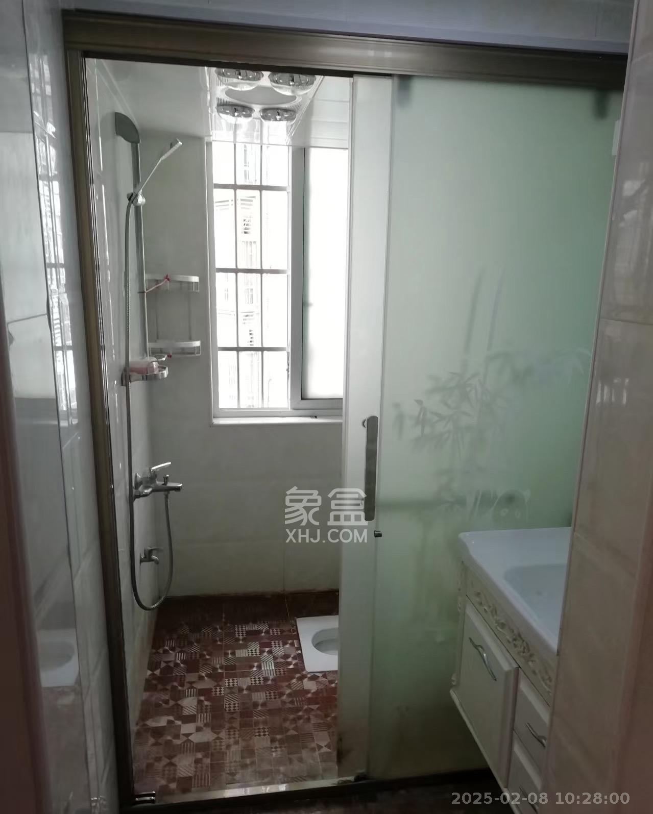 世景华庭  3室2厅2卫   1800.00元/月室内图