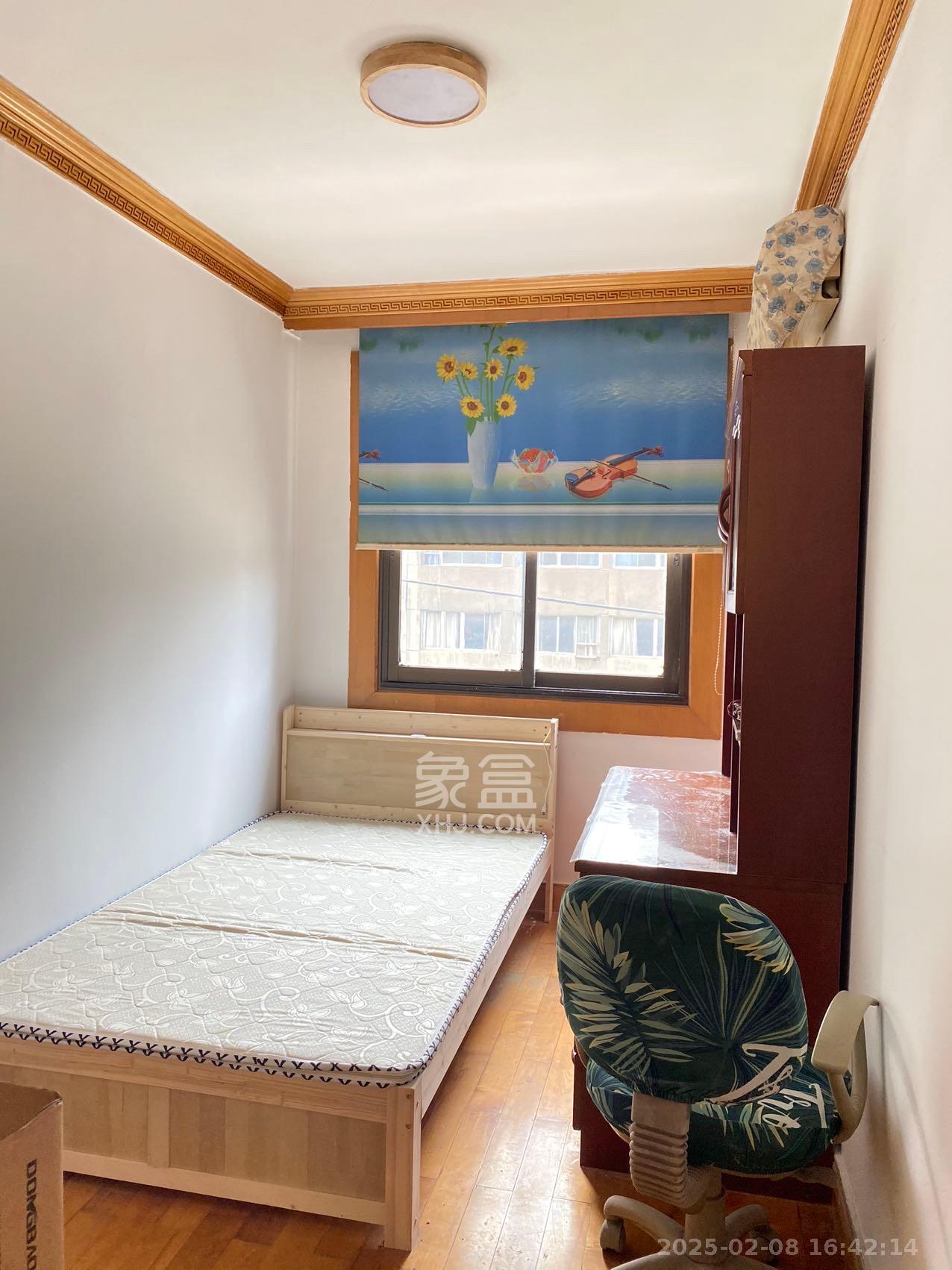 东风二村社区房 3室1厅1卫 2500.0元/月 东风二村社区房 3室1厅1卫 2500.0元/月室内图