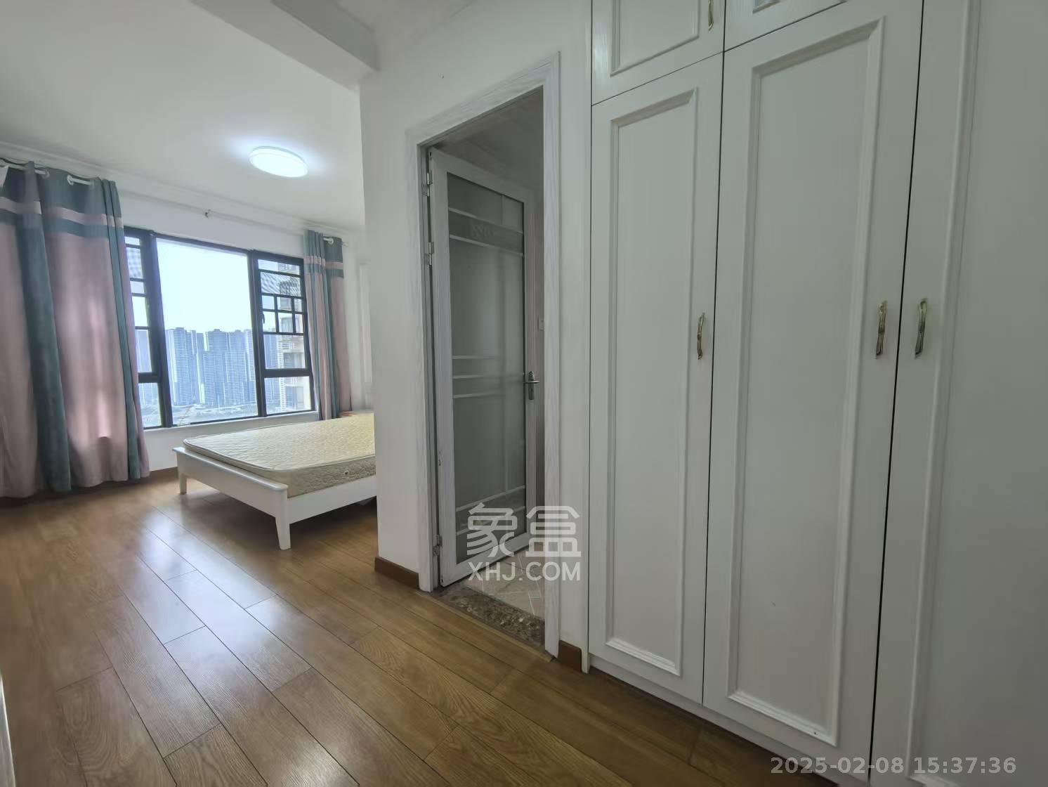 和泓梅溪四季 3室2厅2卫 2800.0元/月 和泓梅溪四季 3室2厅2卫 2800.0元/月室内图