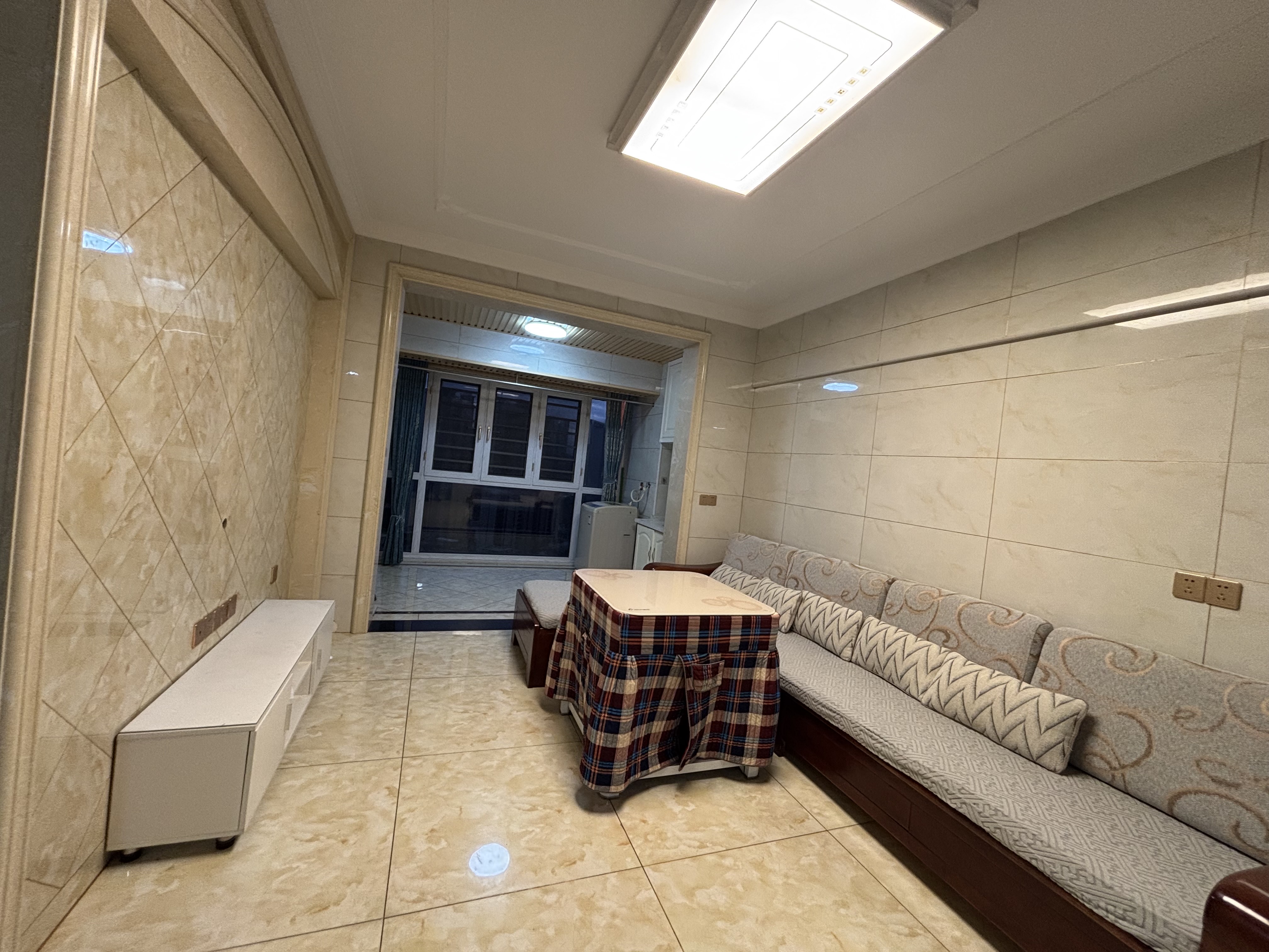 百弘学府城 2室2厅1卫 1500.0元/月 百弘学府城 2室2厅1卫 1500.0元/月室内图