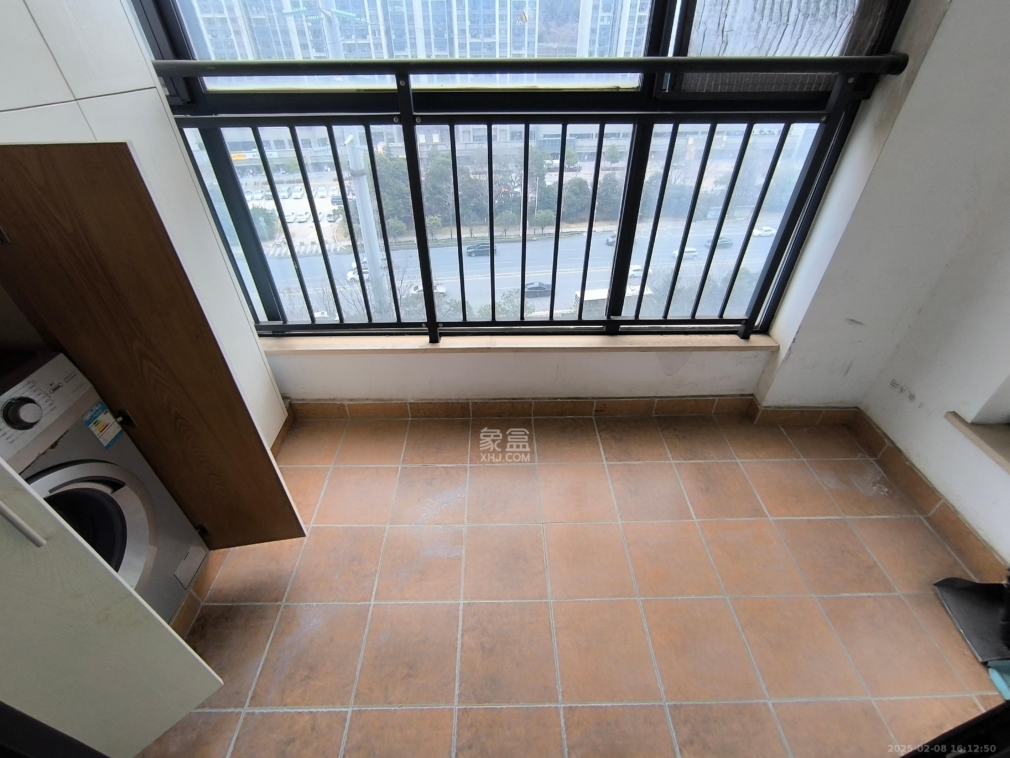 中建麓山和苑  3室2厅1卫   2000.00元/月室内图