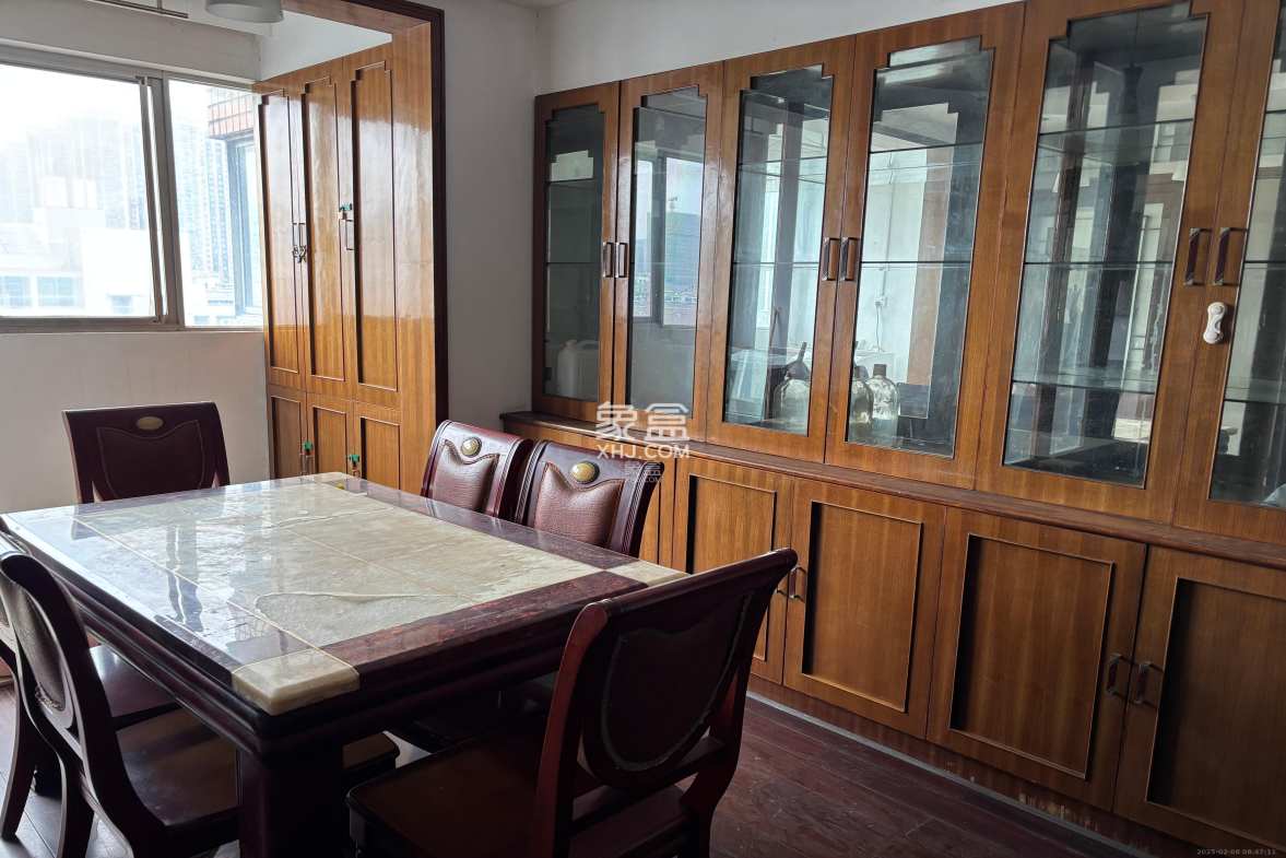 农广校单位宿舍  4室2厅2卫    3600.0元/月 农广校单位宿舍  4室2厅2卫    3600.0元/月室内图