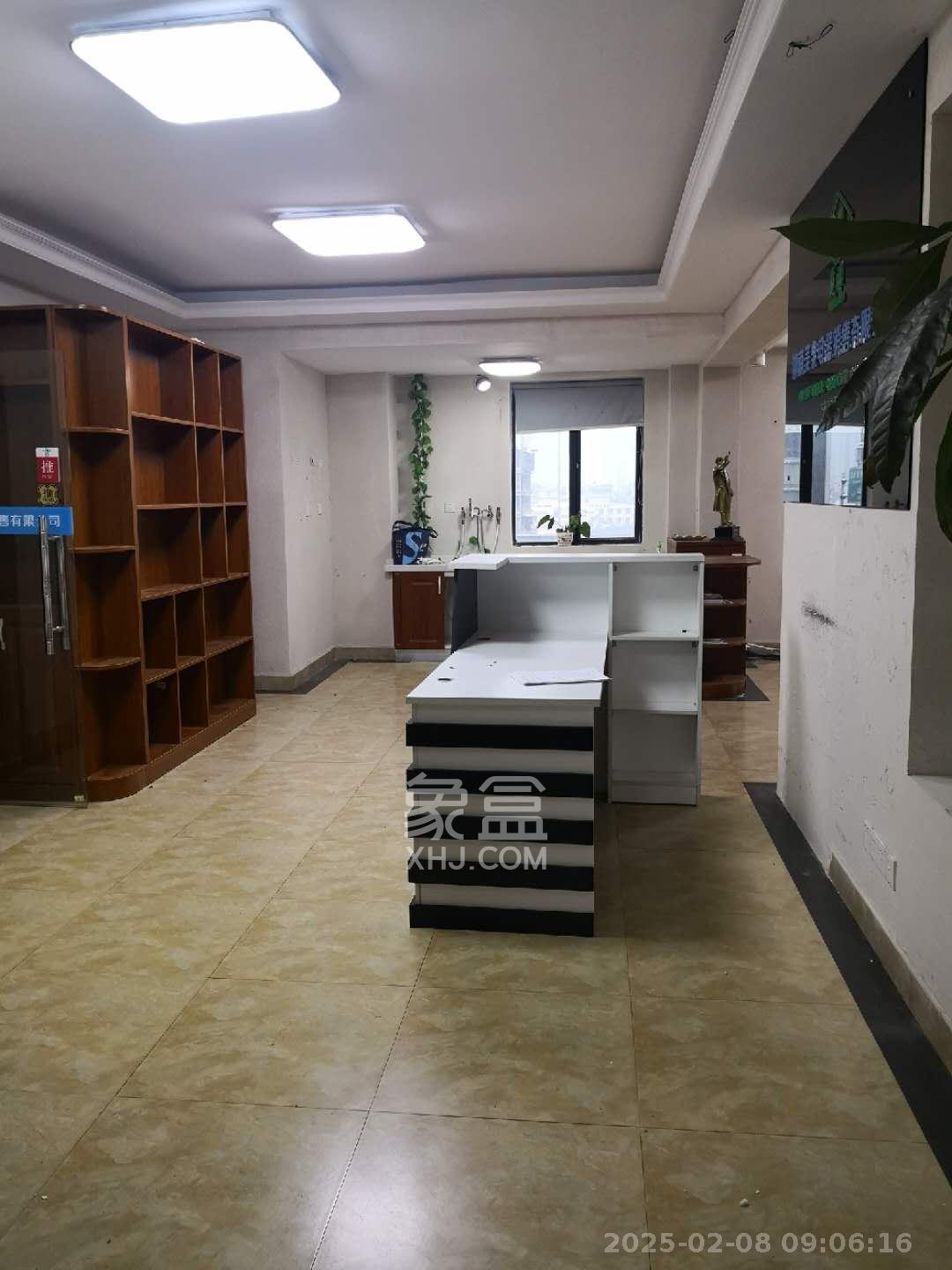 百纳广场(百纳公寓) 2室2厅1卫 2000.0元/月 百纳广场(百纳公寓) 2室2厅1卫 2000.0元/月室内图