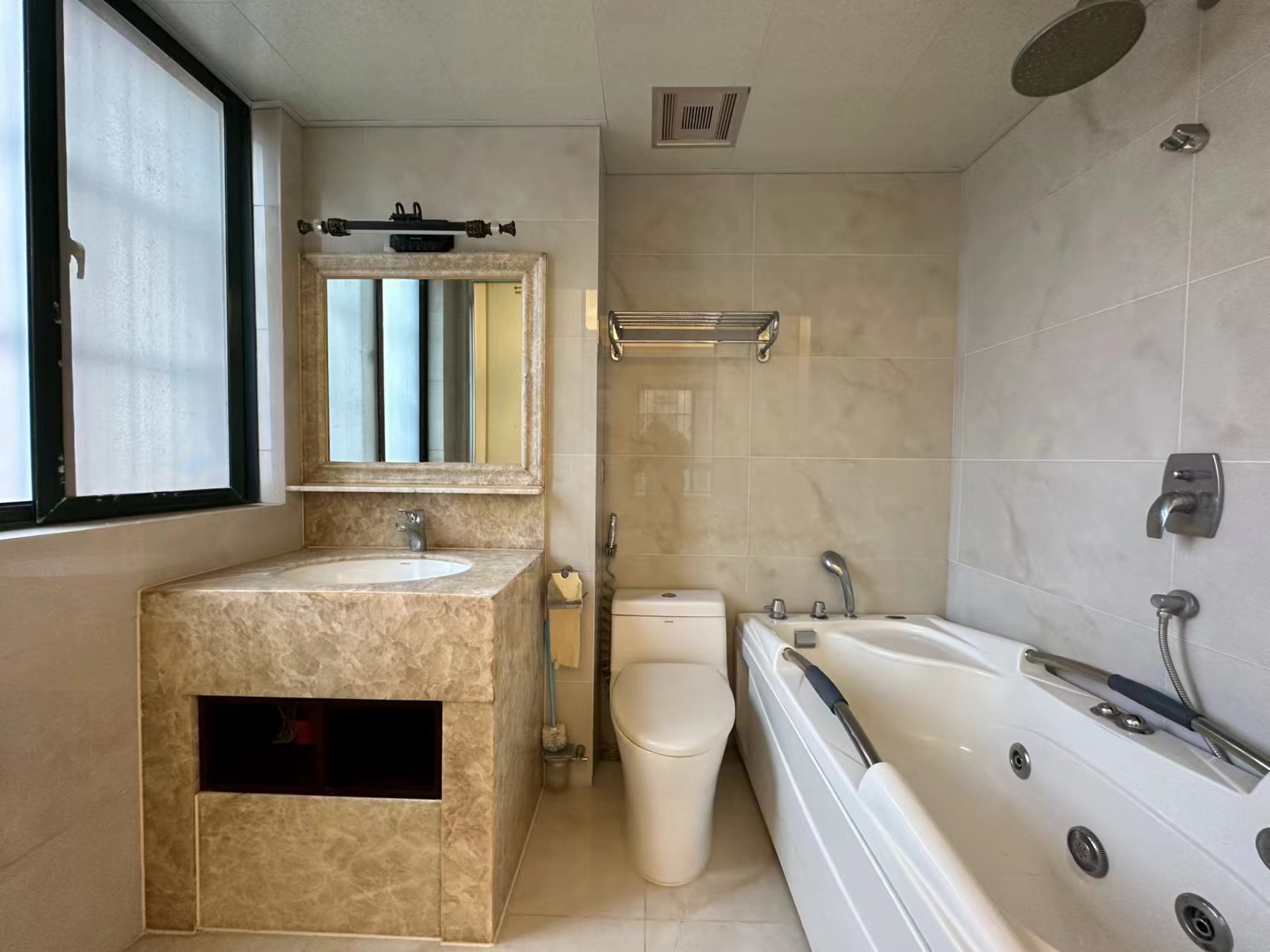 南海幸福城  5室2厅3卫    278.0万 南海幸福城  5室2厅3卫    278.0万户型图