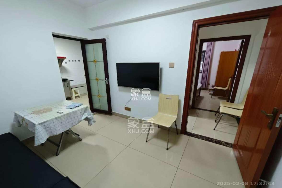 新长海广场  1室1厅1卫    1200.0元/月 新长海广场  1室1厅1卫    1200.0元/月室内图