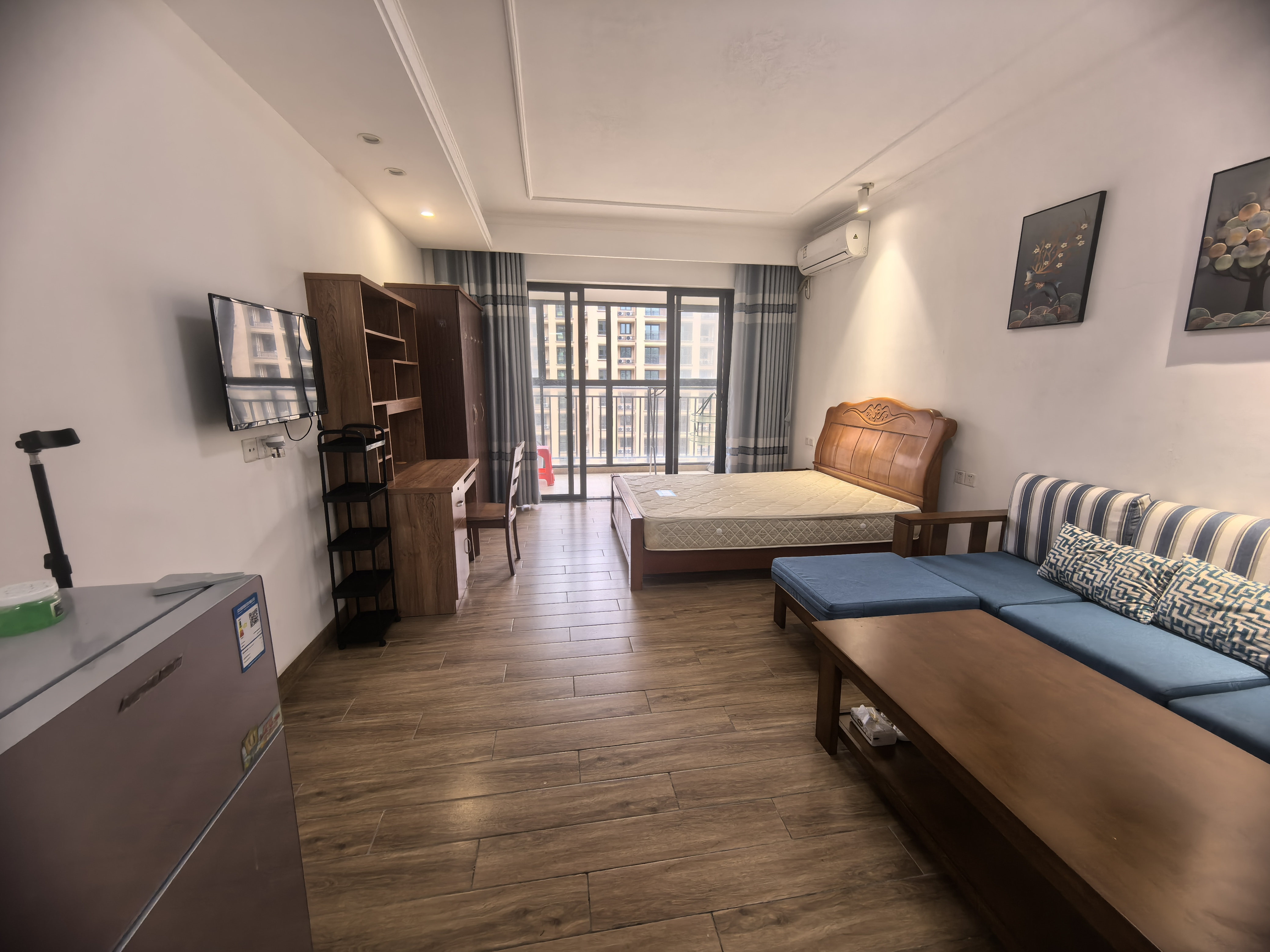 粤泰滨江花园 1室0厅1卫 1600.0元/月 粤泰滨江花园 1室0厅1卫 1600.0元/月室内图