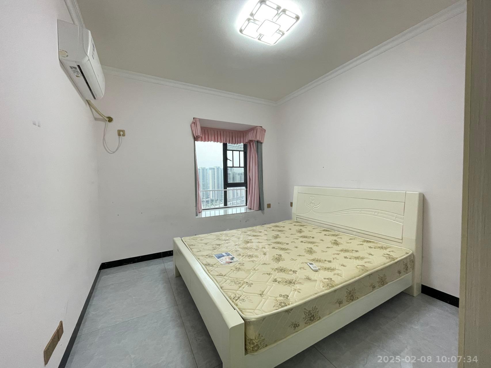 紫金华府 3室2厅1卫 1600.0元/月 紫金华府 3室2厅1卫 1600.0元/月室内图