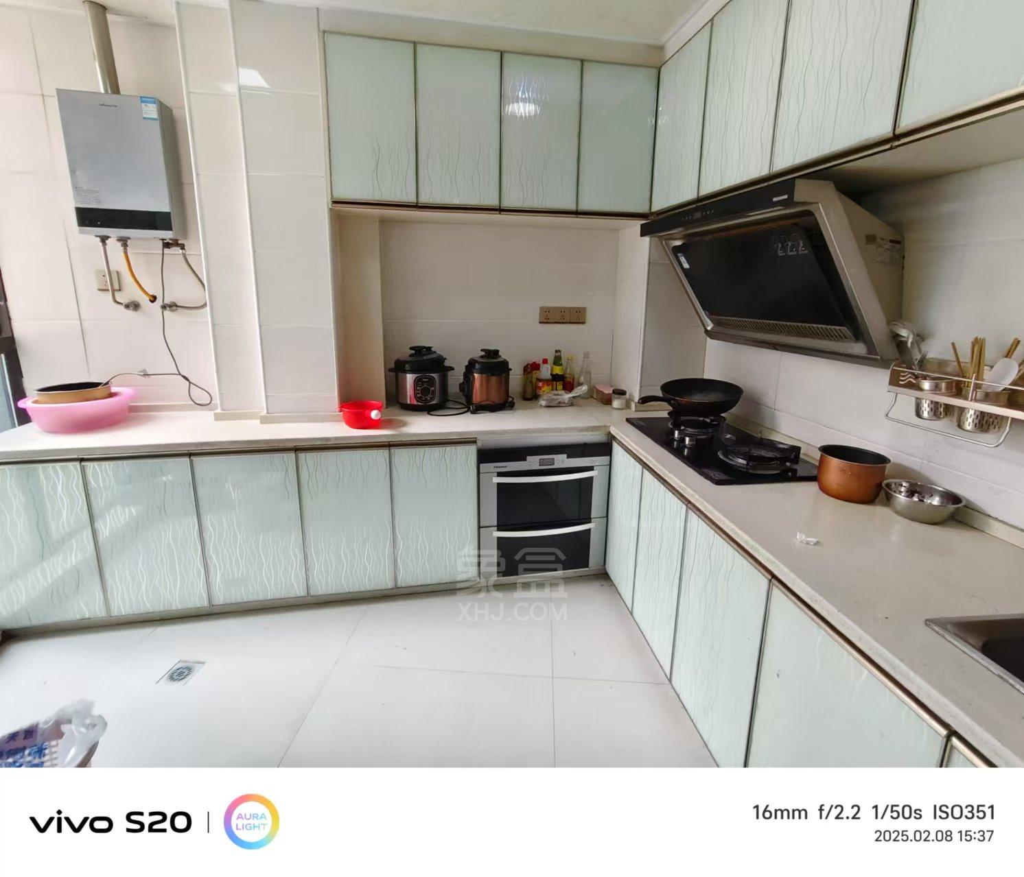 金碧花园 3室2厅2卫 2200.0元/月 金碧花园 3室2厅2卫 2200.0元/月室内图