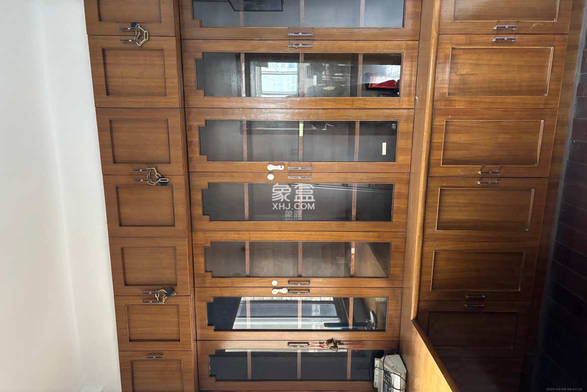 农广校单位宿舍  4室2厅2卫    3600.0元/月 农广校单位宿舍  4室2厅2卫    3600.0元/月室内图