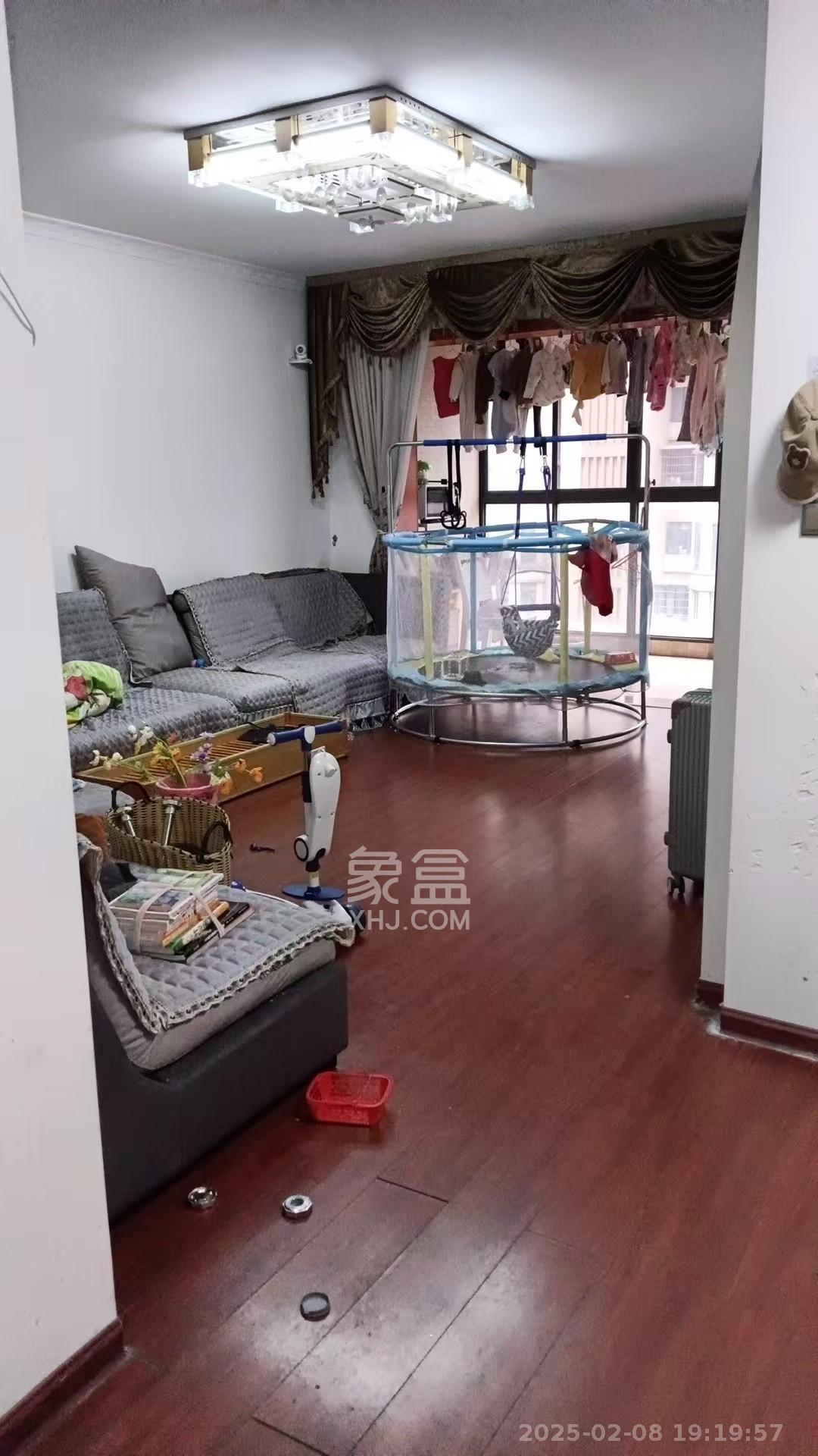 中建麓山和苑  3室2厅2卫   2300.00元/月室内图1
