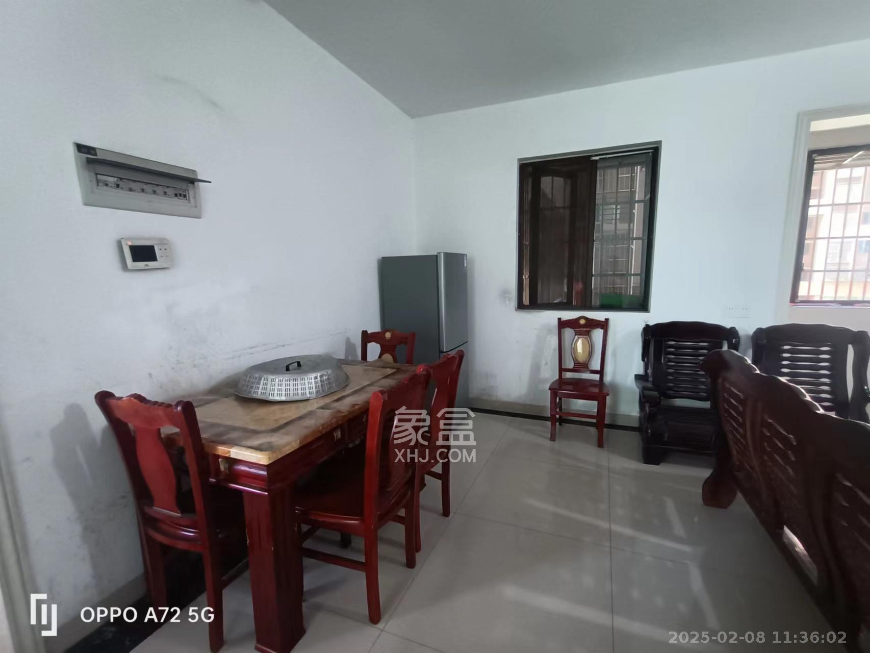 盛地春天里 3室2厅1卫 1500.0元/月 盛地春天里 3室2厅1卫 1500.0元/月室内图