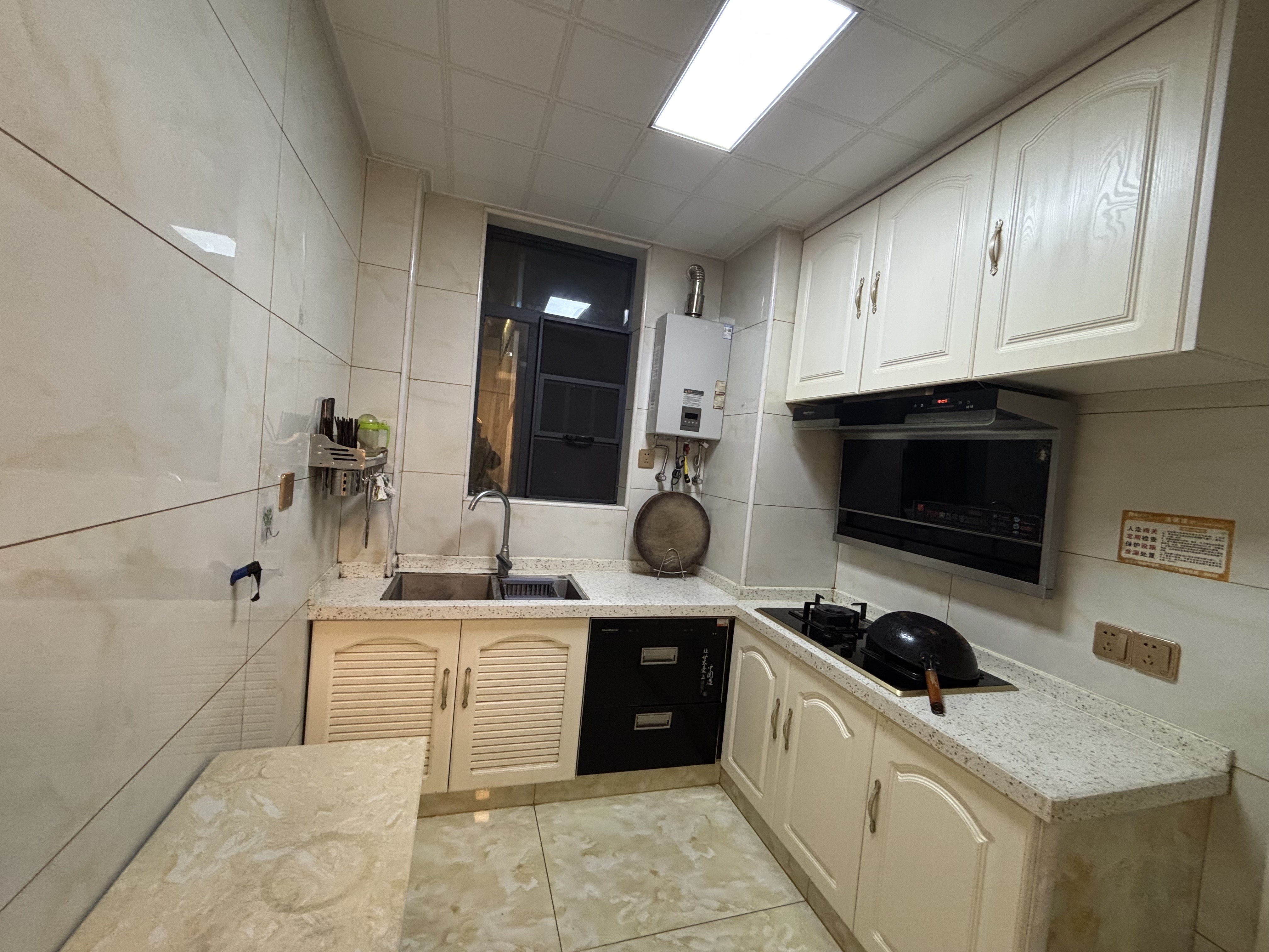 百弘学府城  2室2厅1卫    1500.0元/月室内图