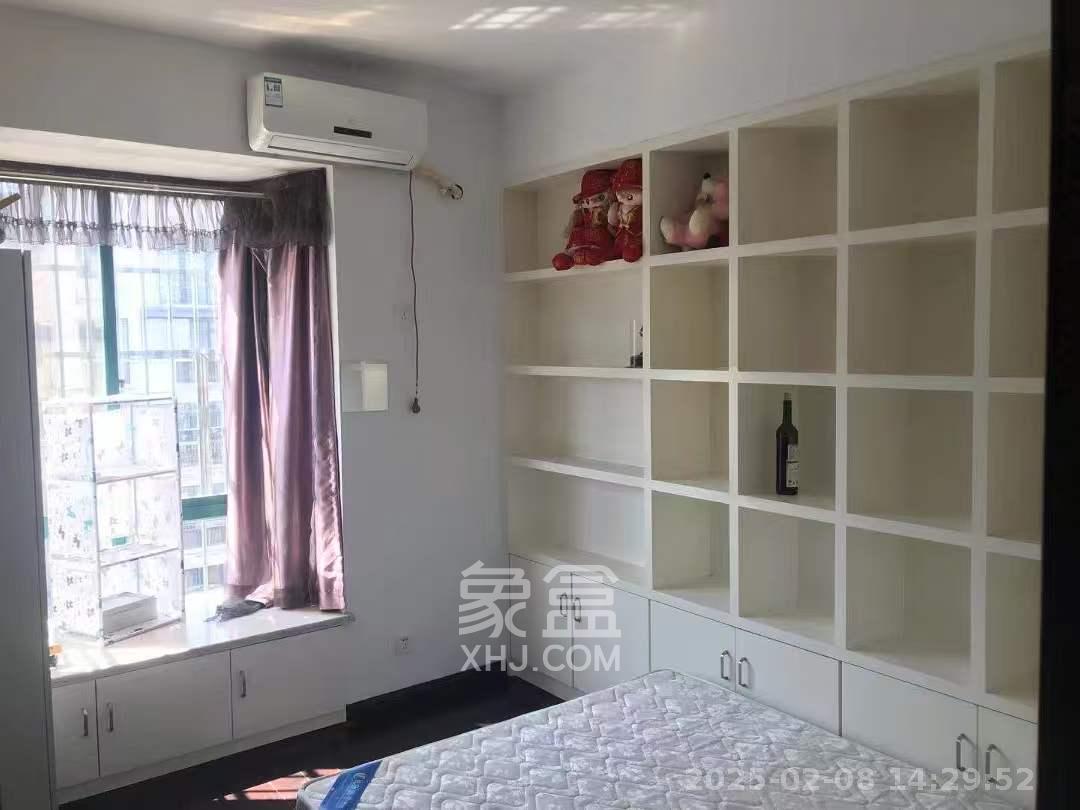 华盛家园  4室2厅2卫   2500.00元/月室内图
