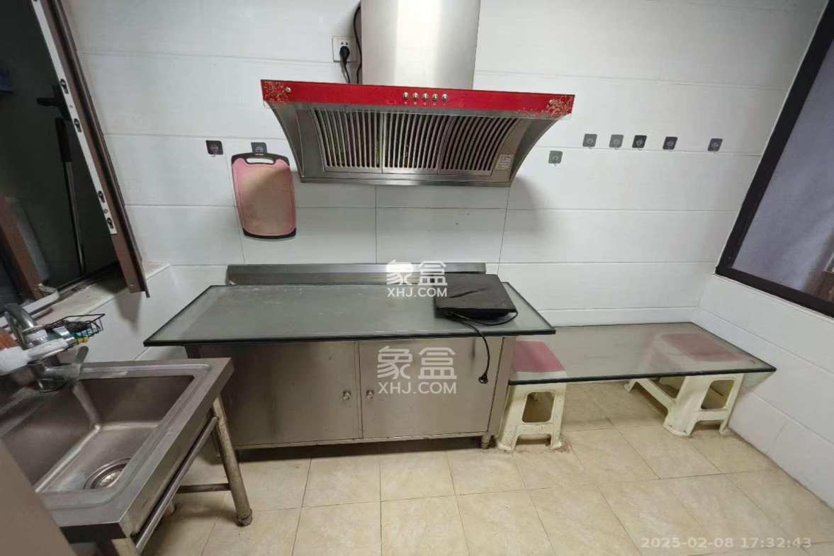 新长海广场  1室1厅1卫    1200.0元/月 新长海广场  1室1厅1卫    1200.0元/月室内图