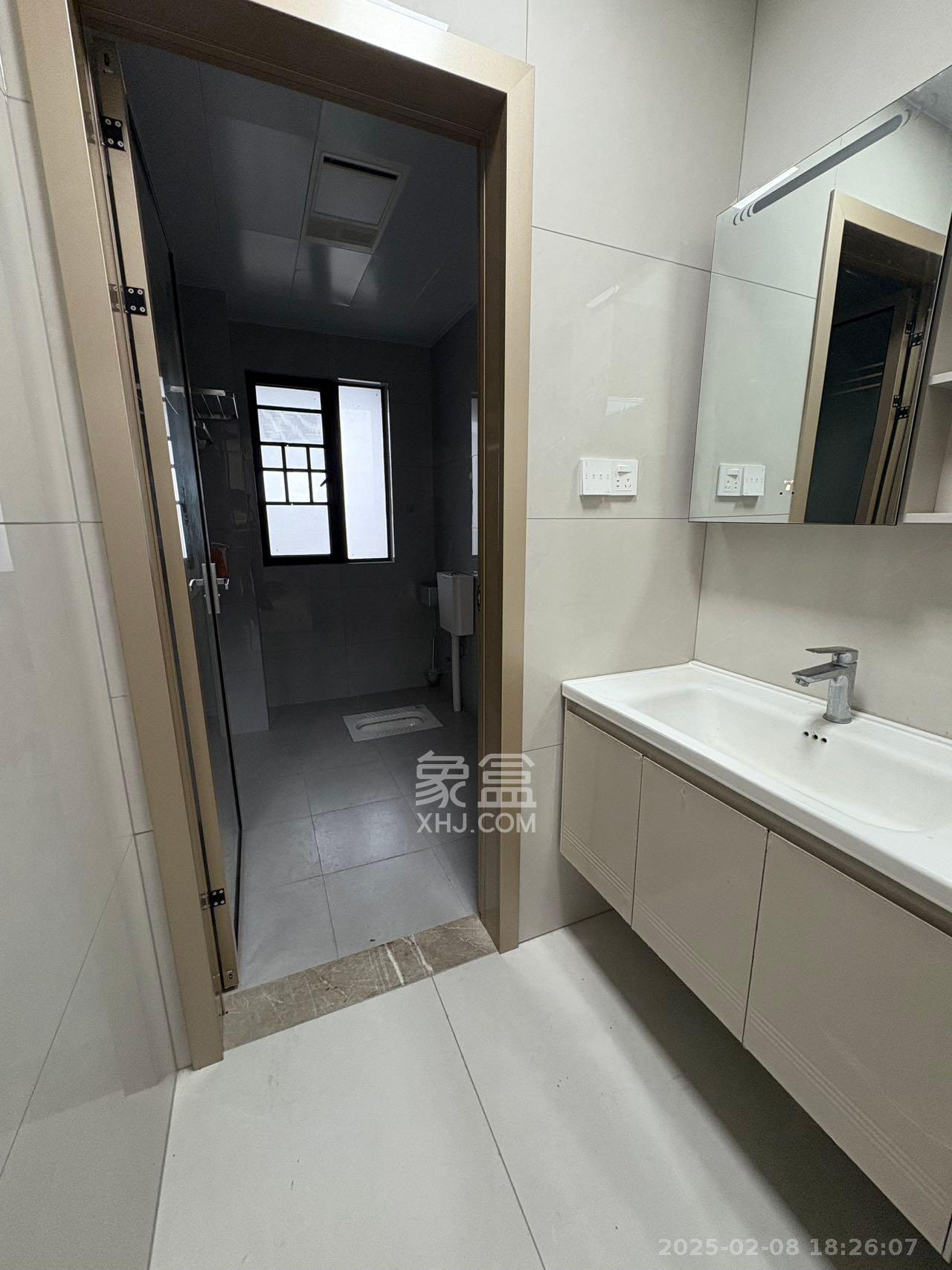 桥头家园二期(桥头家苑二期) 3室2厅2卫 2000.0元/月 桥头家园二期(桥头家苑二期) 3室2厅2卫 2000.0元/月室内图