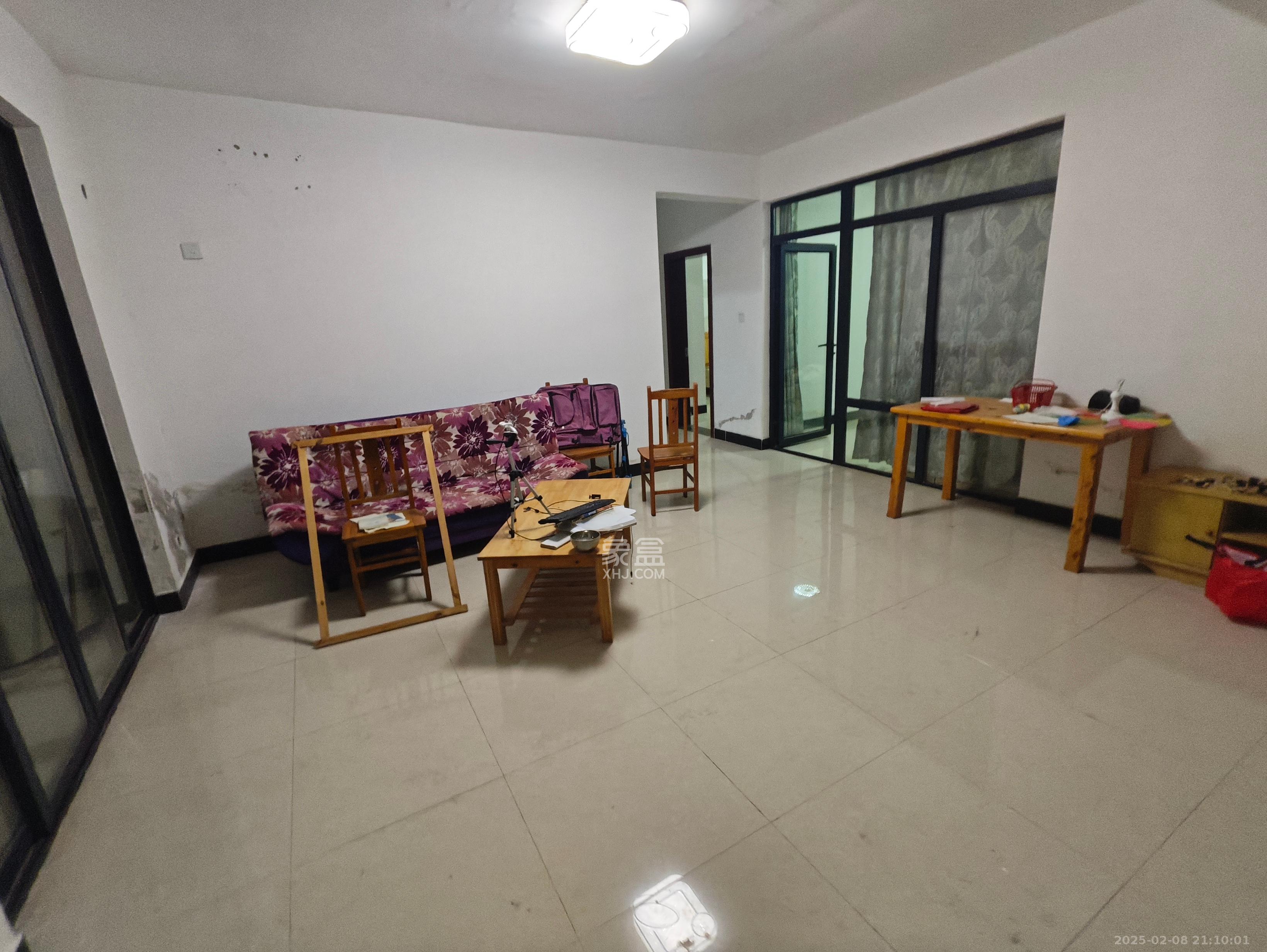 中建麓山和苑  3室2厅1卫   2200.00元/月室内图