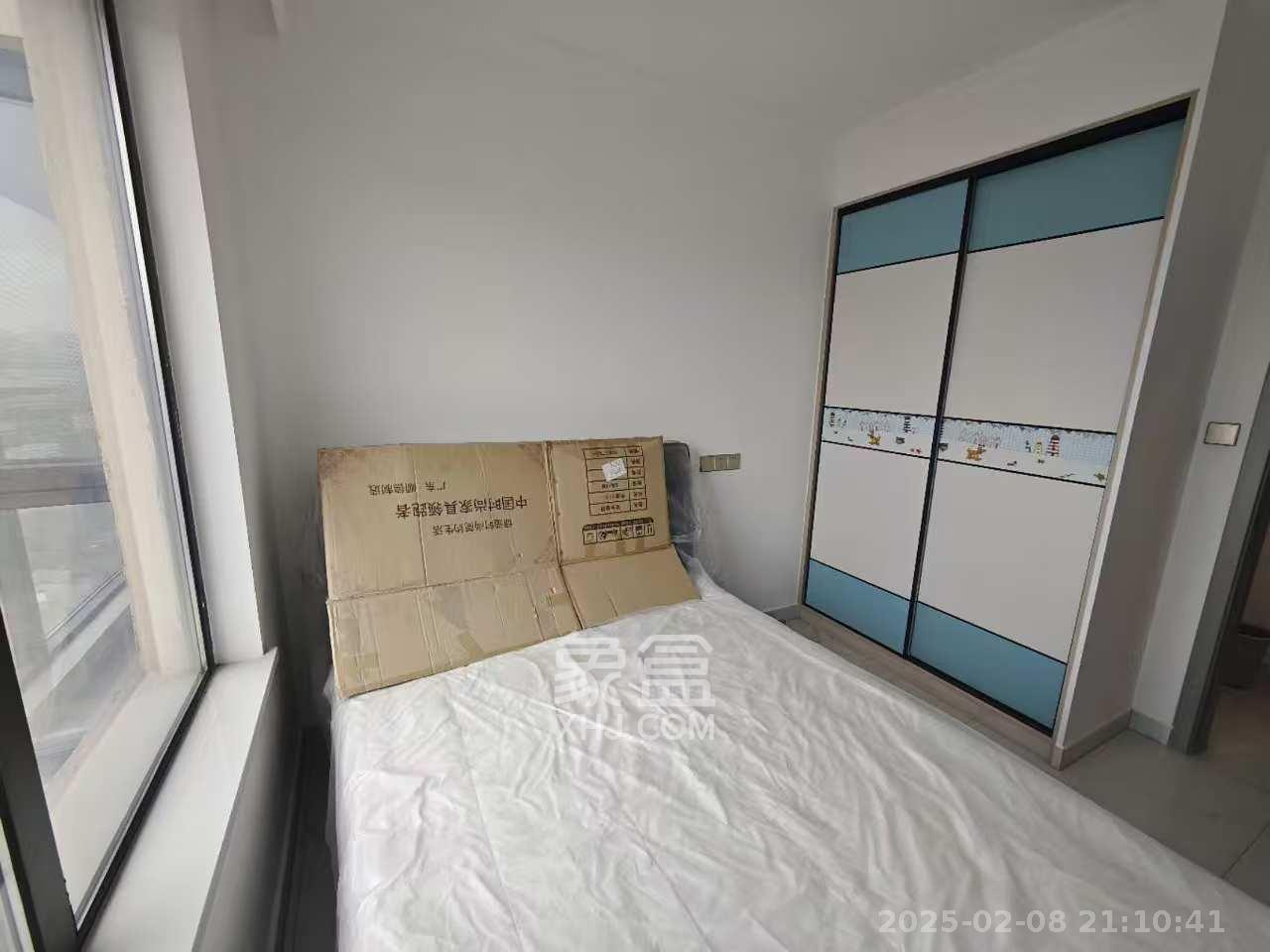 绿地海外滩二期  3室2厅2卫   2500.00元/月室内图