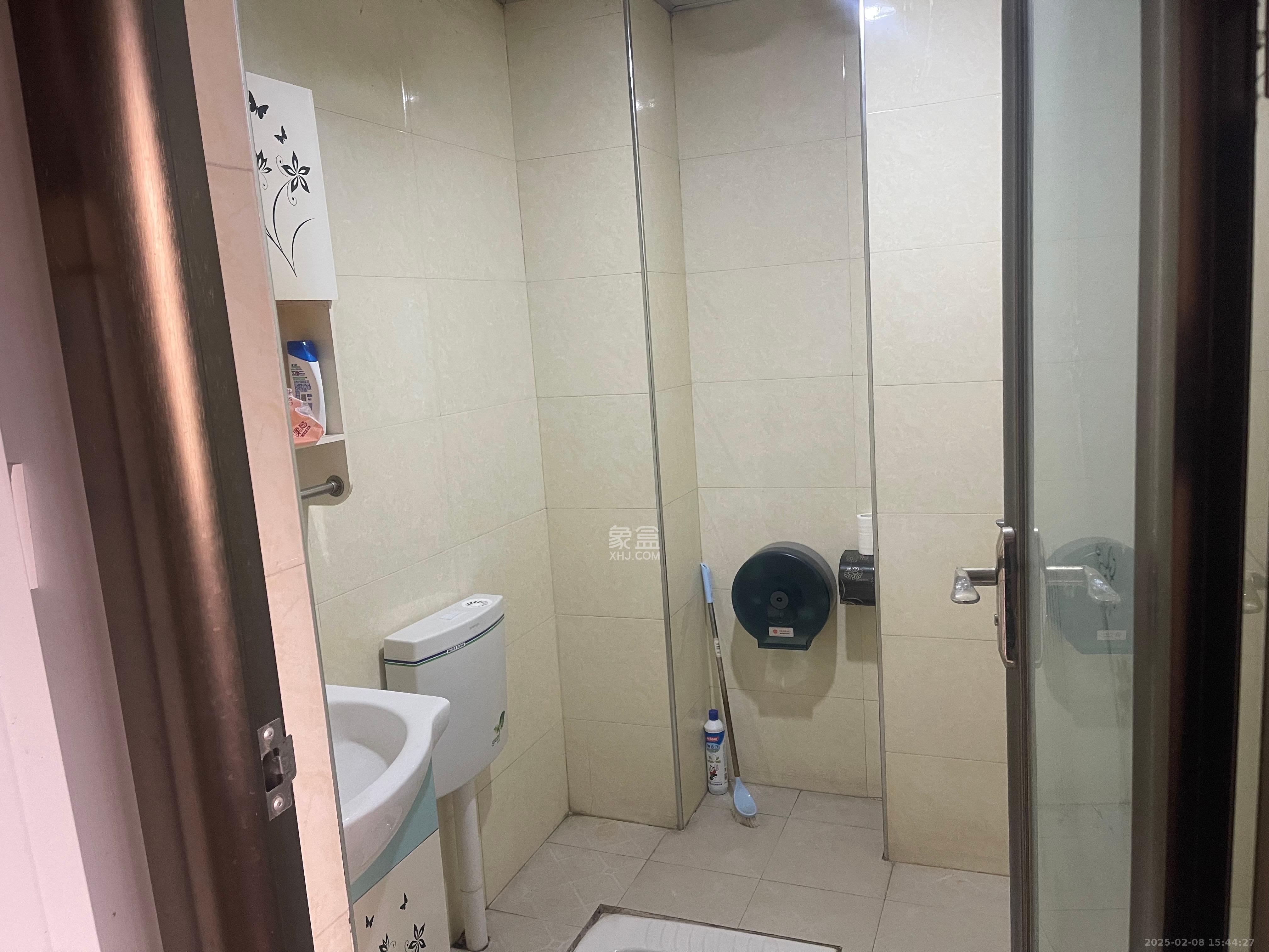 爱都(IDO) 6室1厅1卫 4500.0元/月 爱都(IDO) 6室1厅1卫 4500.0元/月室内图