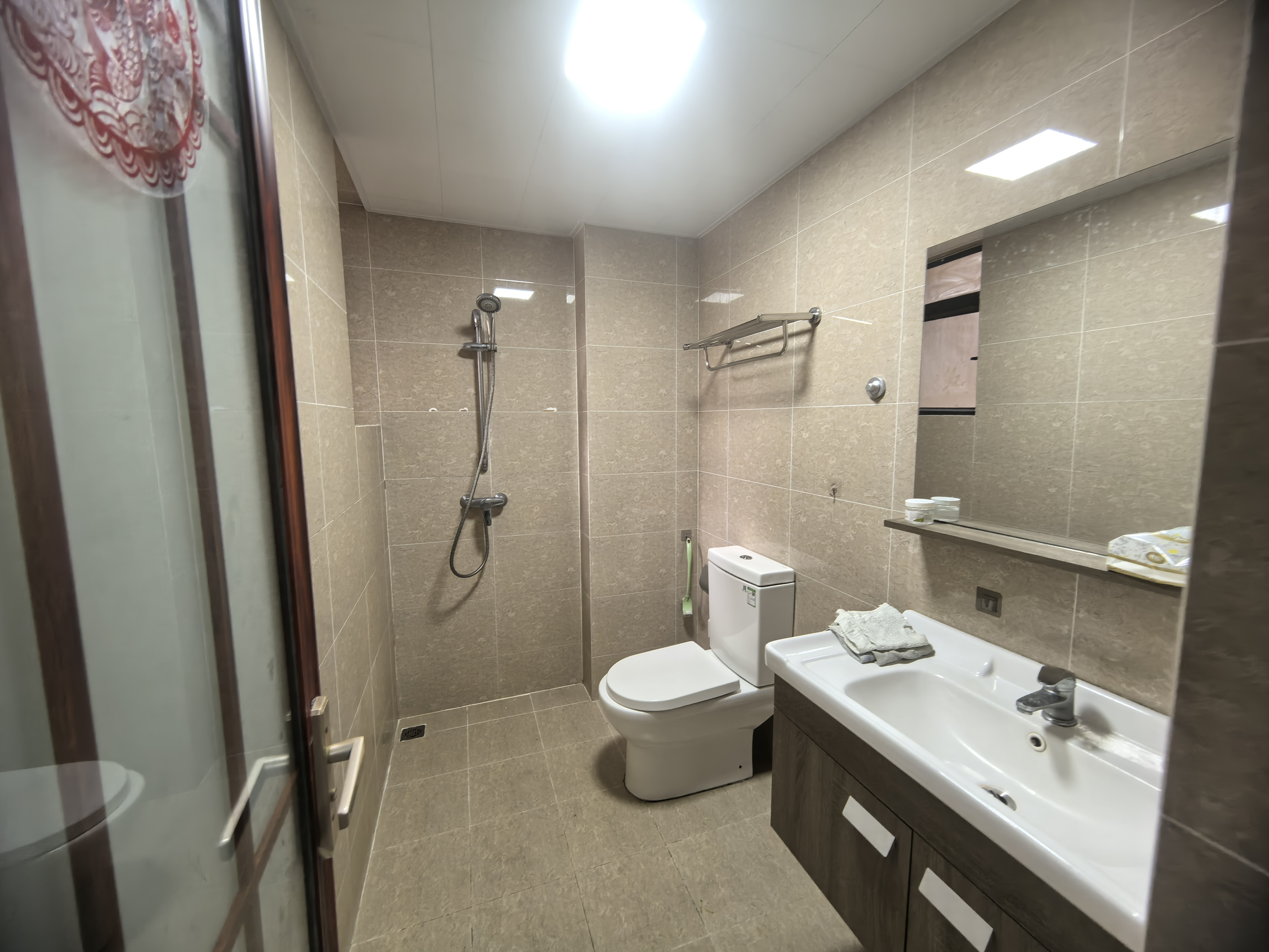 粤泰滨江花园 1室0厅1卫 1600.0元/月 粤泰滨江花园 1室0厅1卫 1600.0元/月室内图